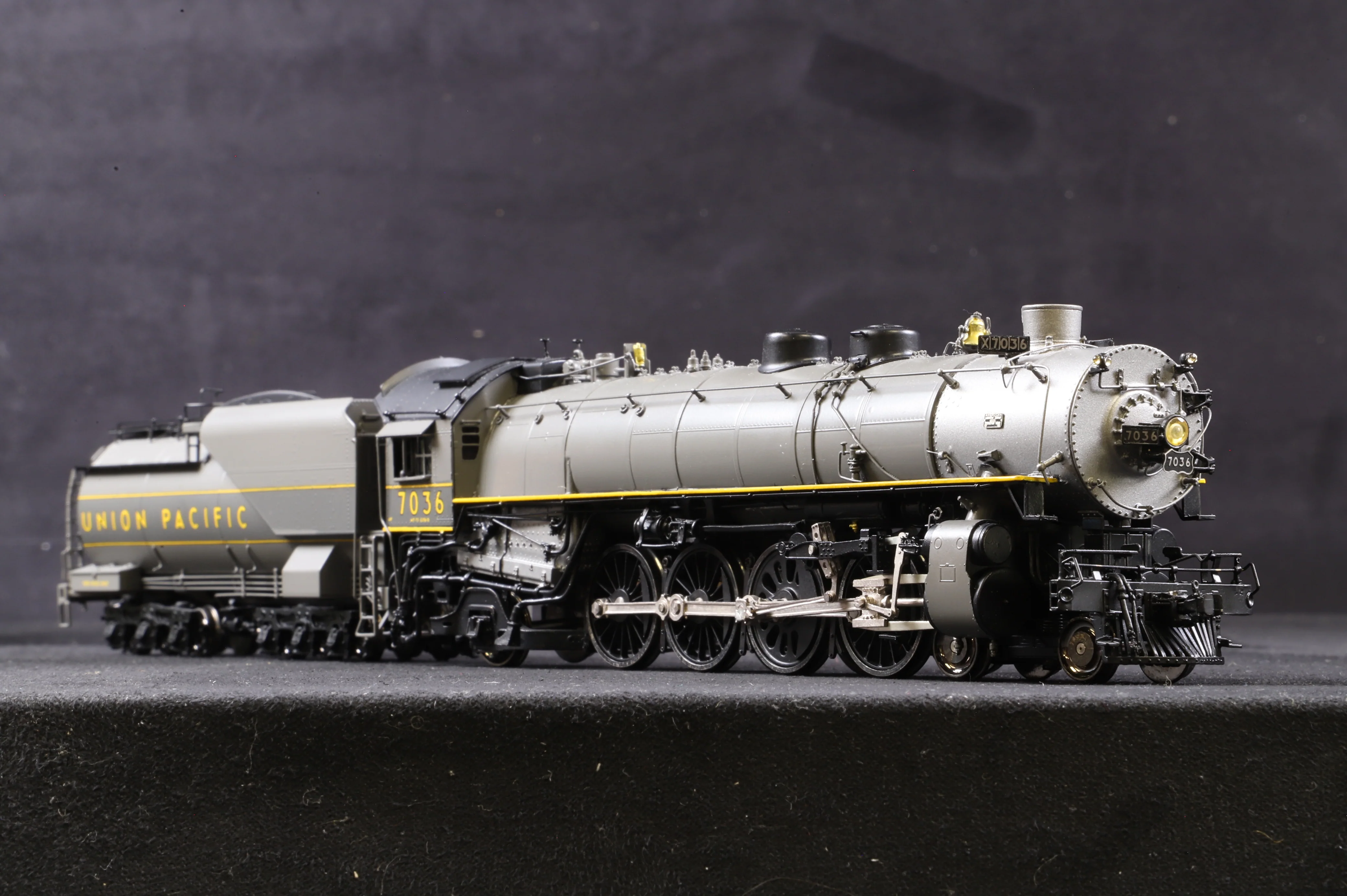 Overland Models/Ajin Precision HO Brass 1560.2 UP 'MT' 4-8-2 #7036 Coal, Walschaert Valve Gear, 12,000 Gallon Tender