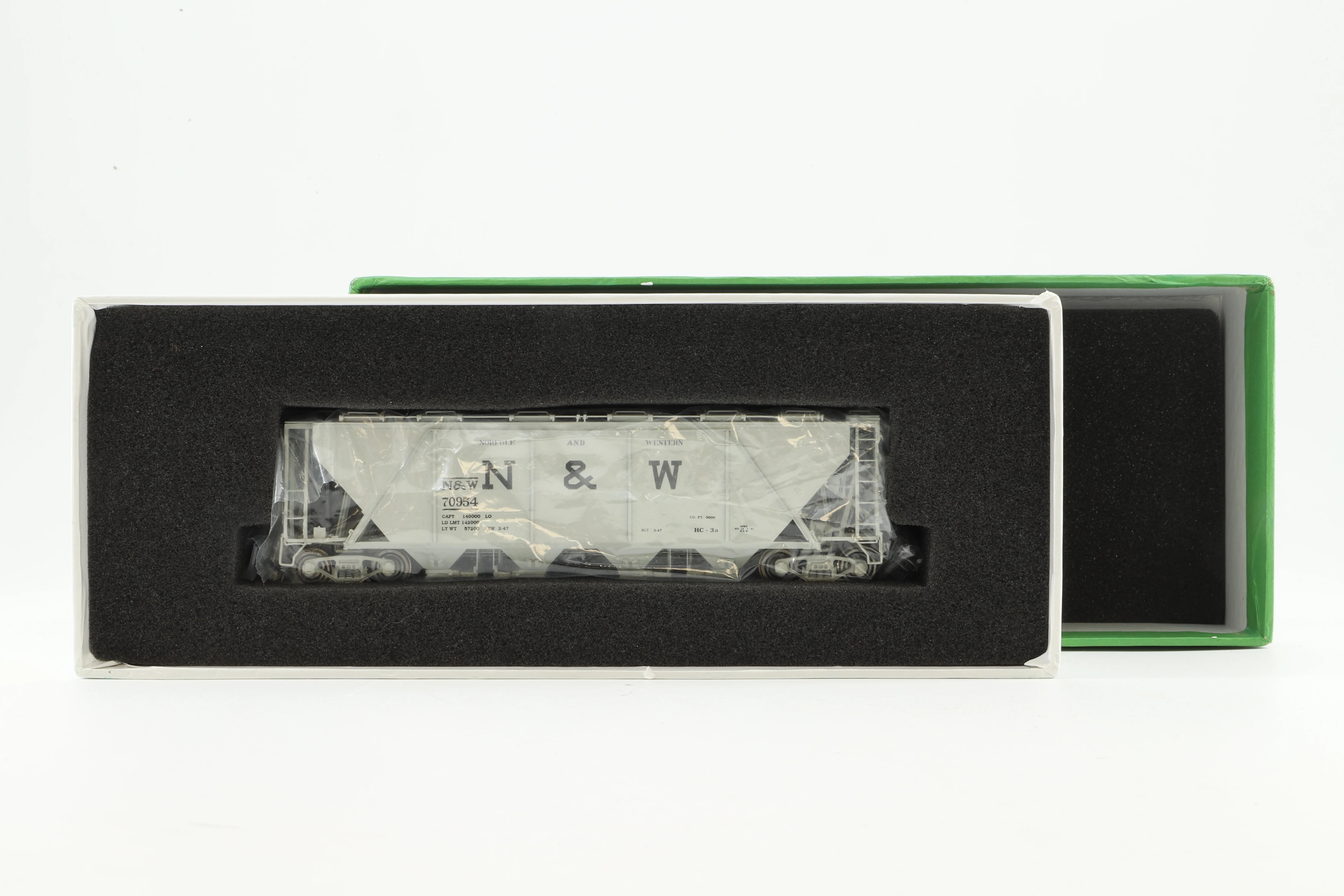 Overland Models HO Brass OMI-3340.1 Hopper Covered N&W Class HC-3a Gray, LTD '70954' - Image 5