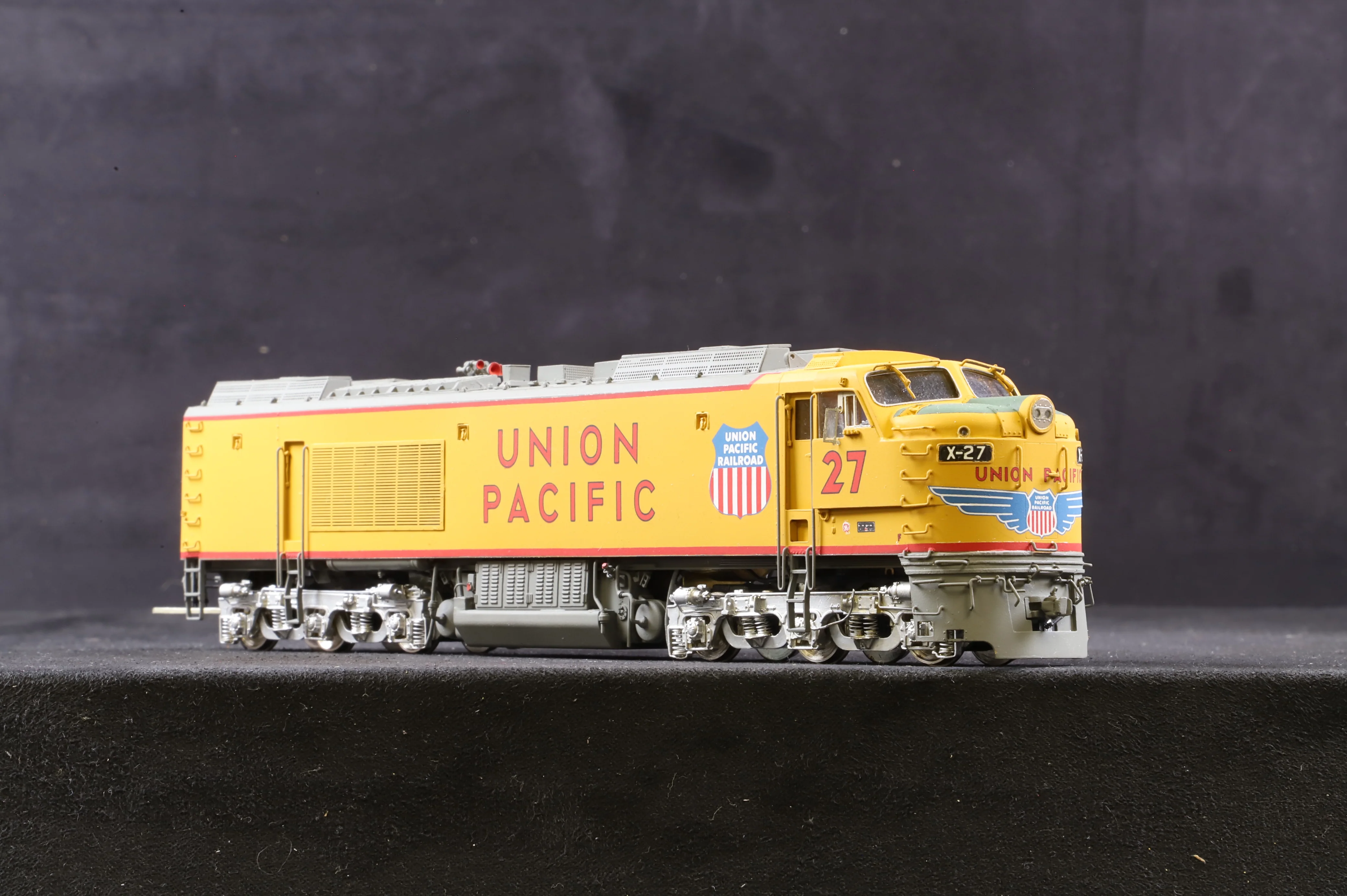 Overland Models Inc. HO Brass OMI-5766 UP 8,500 HP 3 Unit Gas Turbine '27' - Image 2