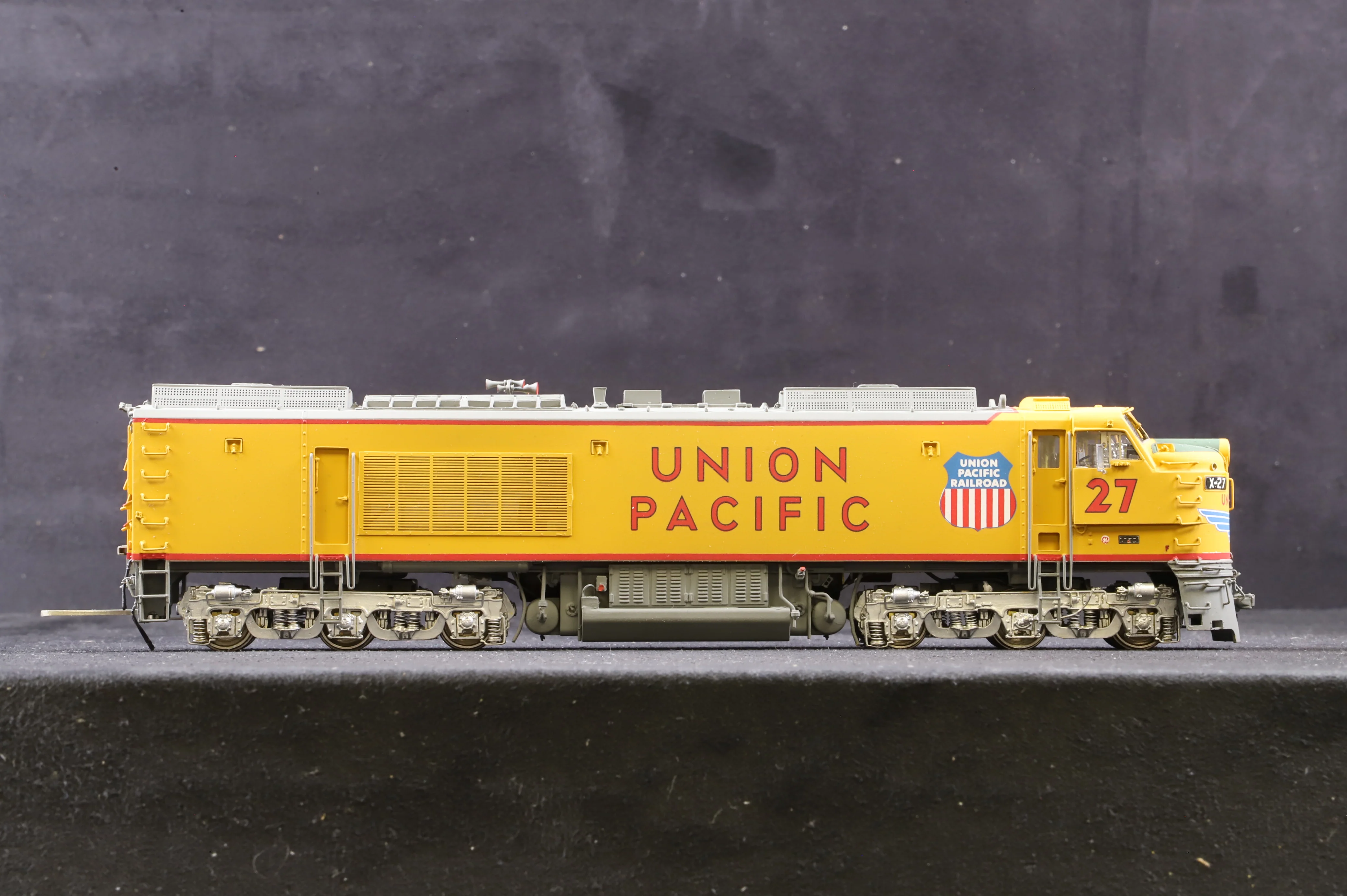 Overland Models Inc. HO Brass OMI-5766 UP 8,500 HP 3 Unit Gas Turbine '27' - Image 3