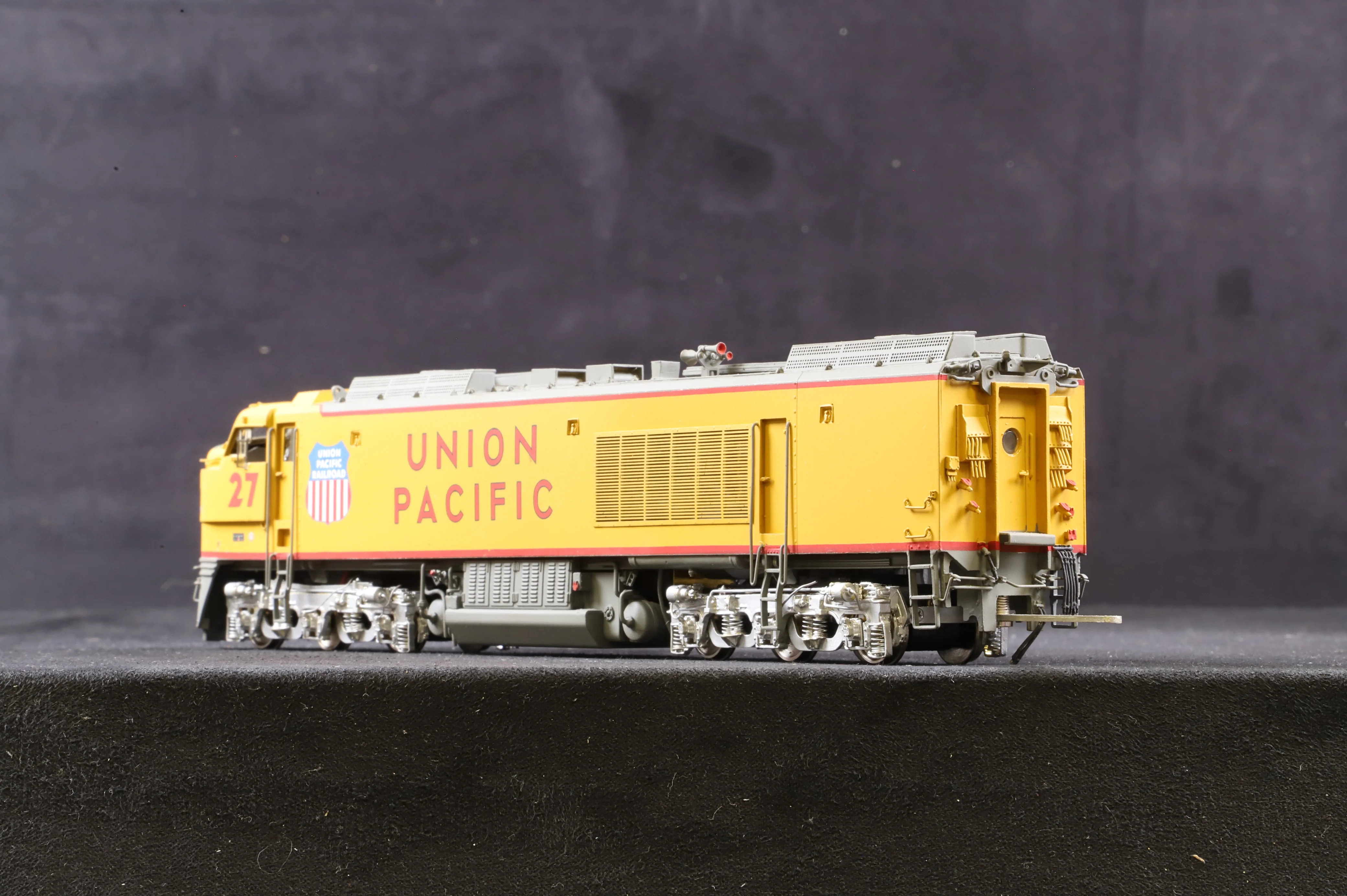Overland Models Inc. HO Brass OMI-5766 UP 8,500 HP 3 Unit Gas Turbine '27' - Image 5