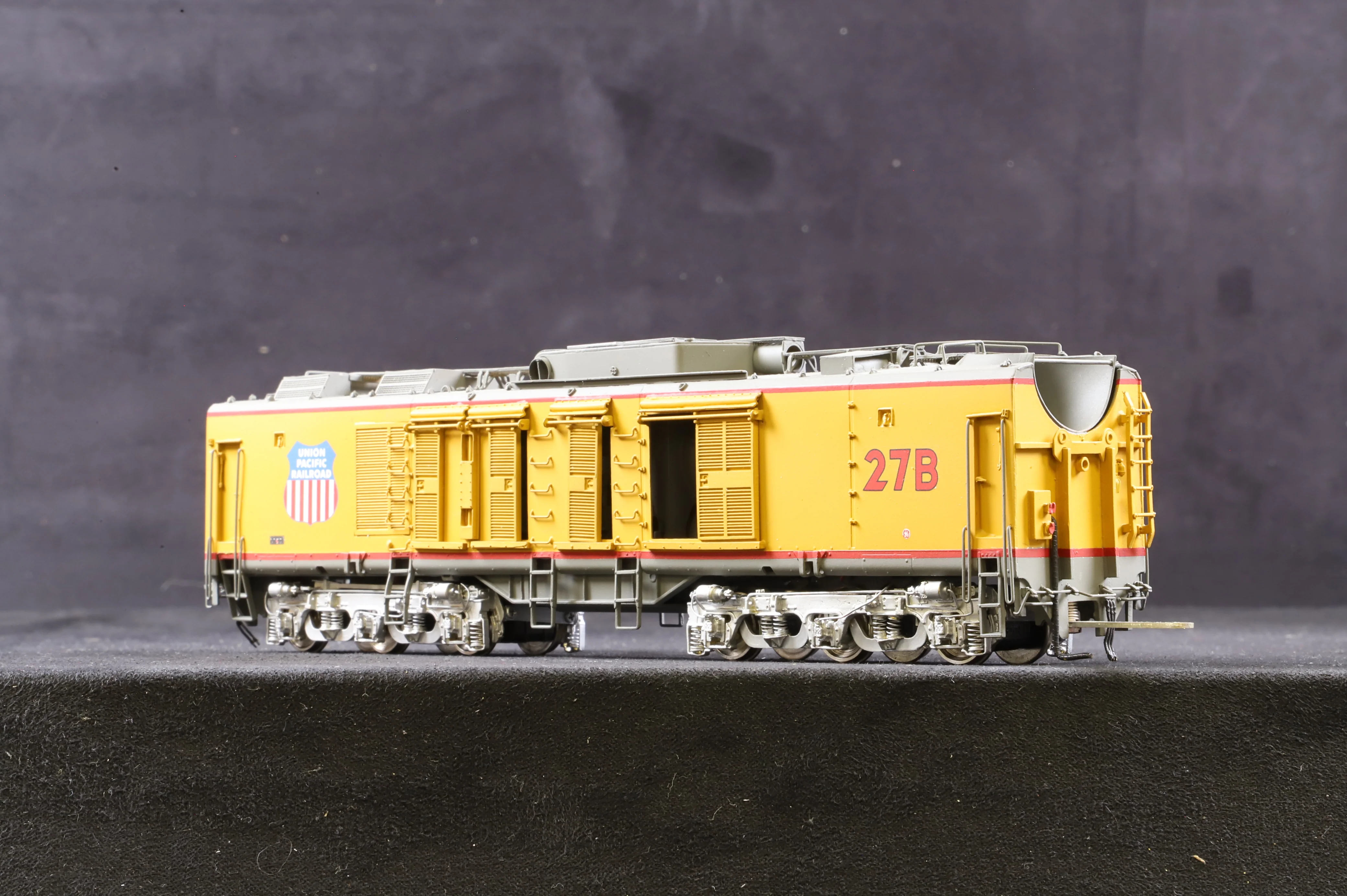 Overland Models Inc. HO Brass OMI-5766 UP 8,500 HP 3 Unit Gas Turbine '27' - Image 6