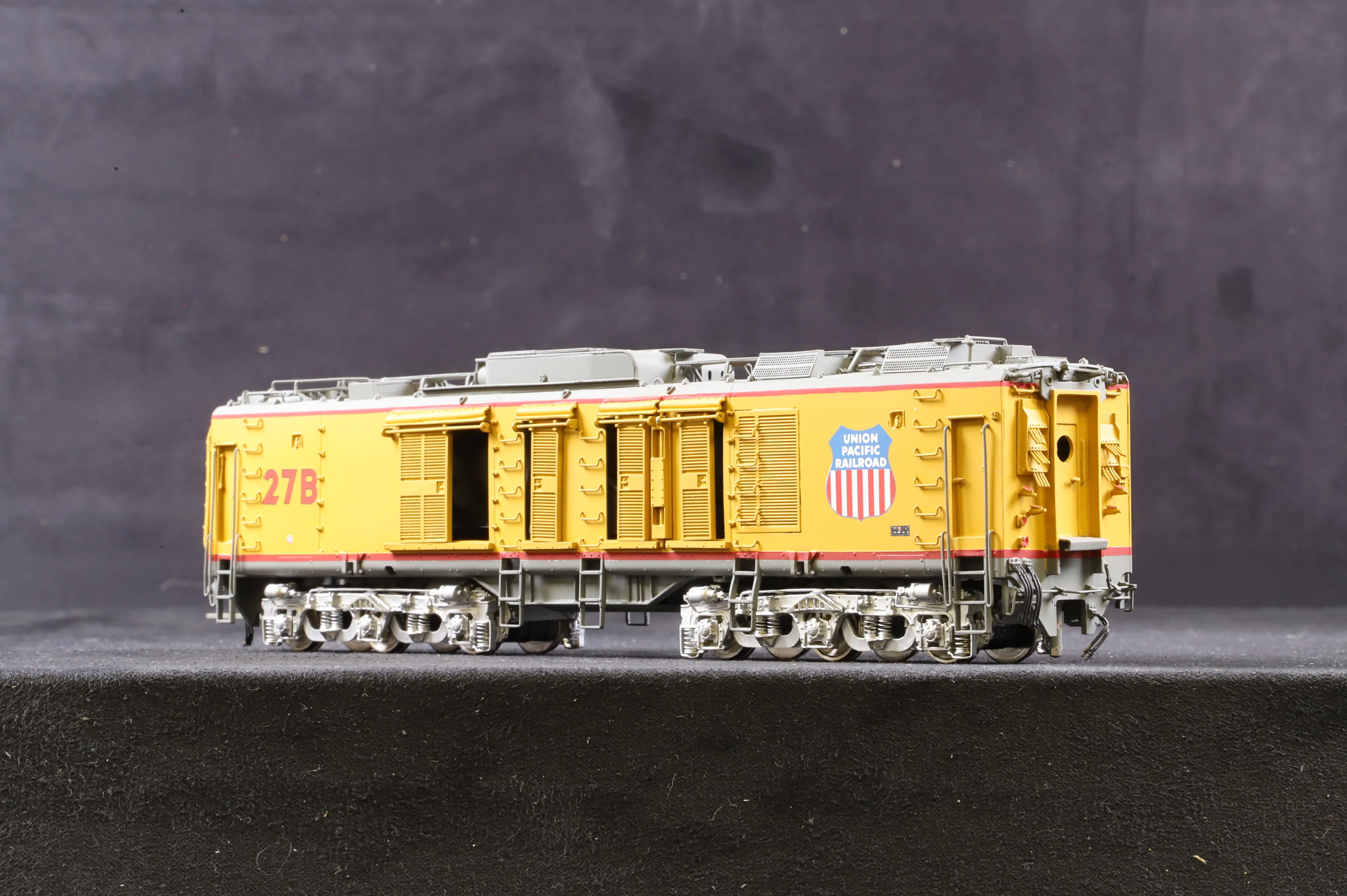 Overland Models Inc. HO Brass OMI-5766 UP 8,500 HP 3 Unit Gas Turbine '27' - Image 7