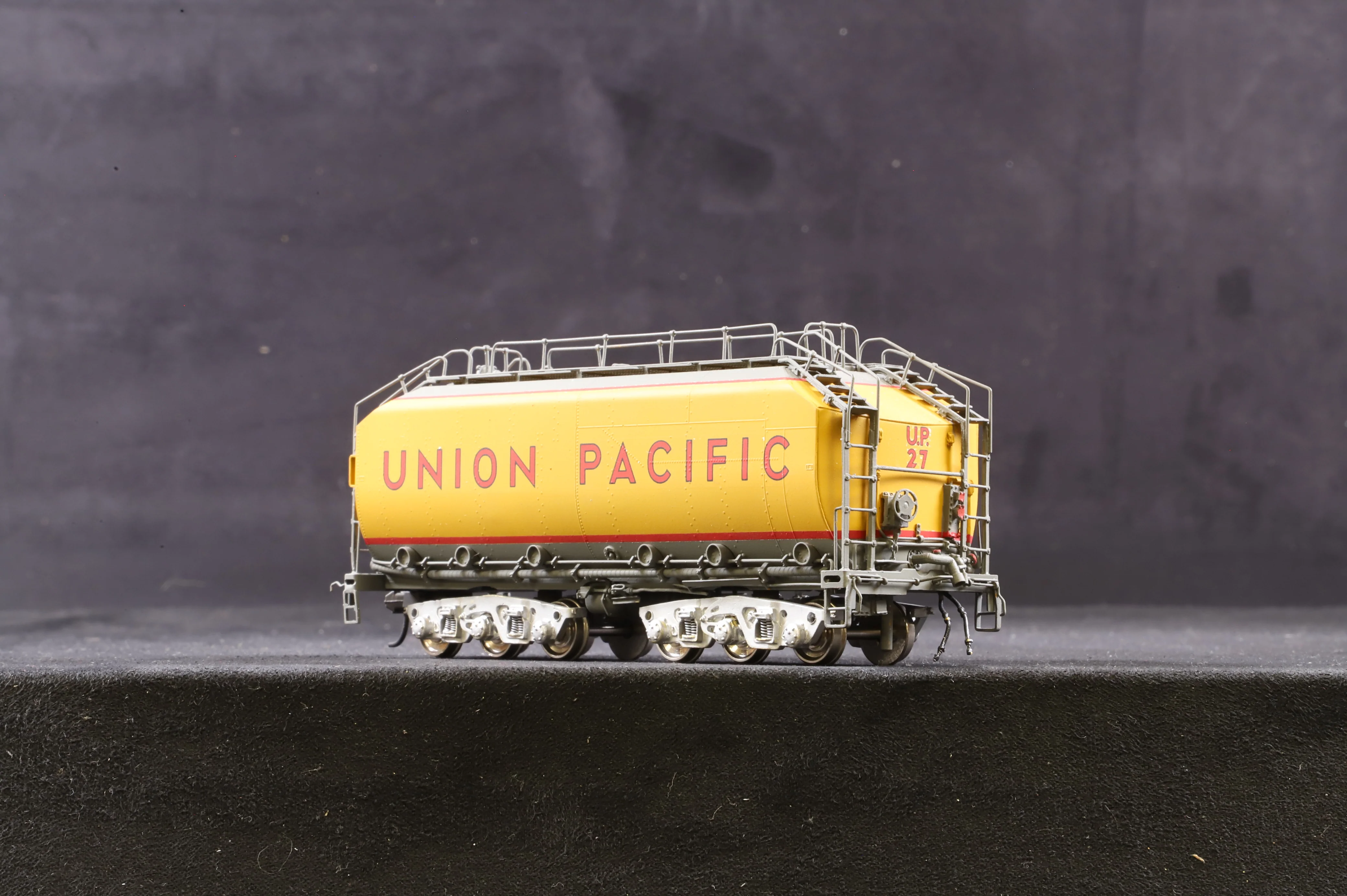 Overland Models Inc. HO Brass OMI-5766 UP 8,500 HP 3 Unit Gas Turbine '27' - Image 9
