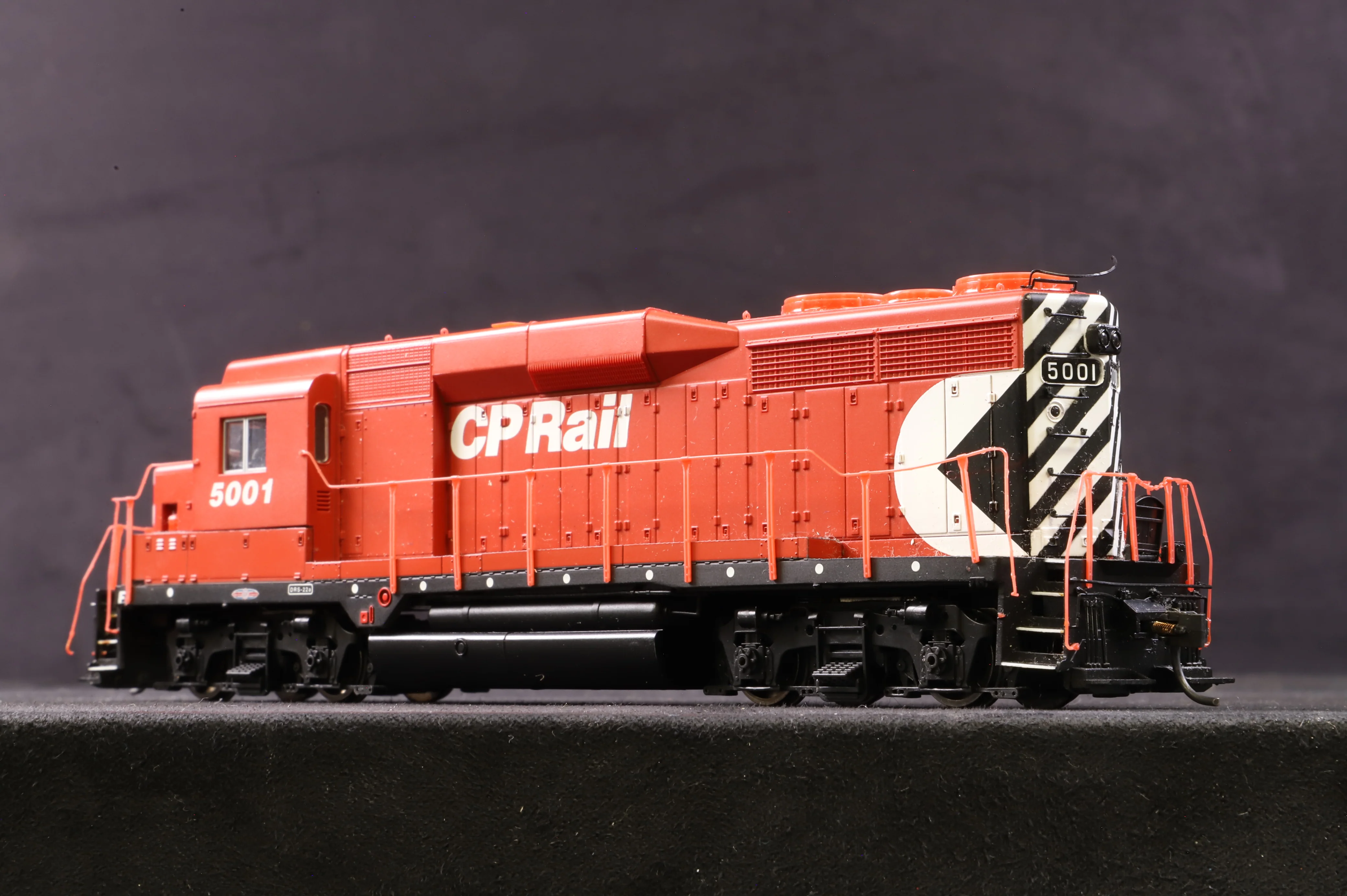 Proto 2000 Series HO GP30 High Hood Diesel Locomotive DCC Sound - Image 4
