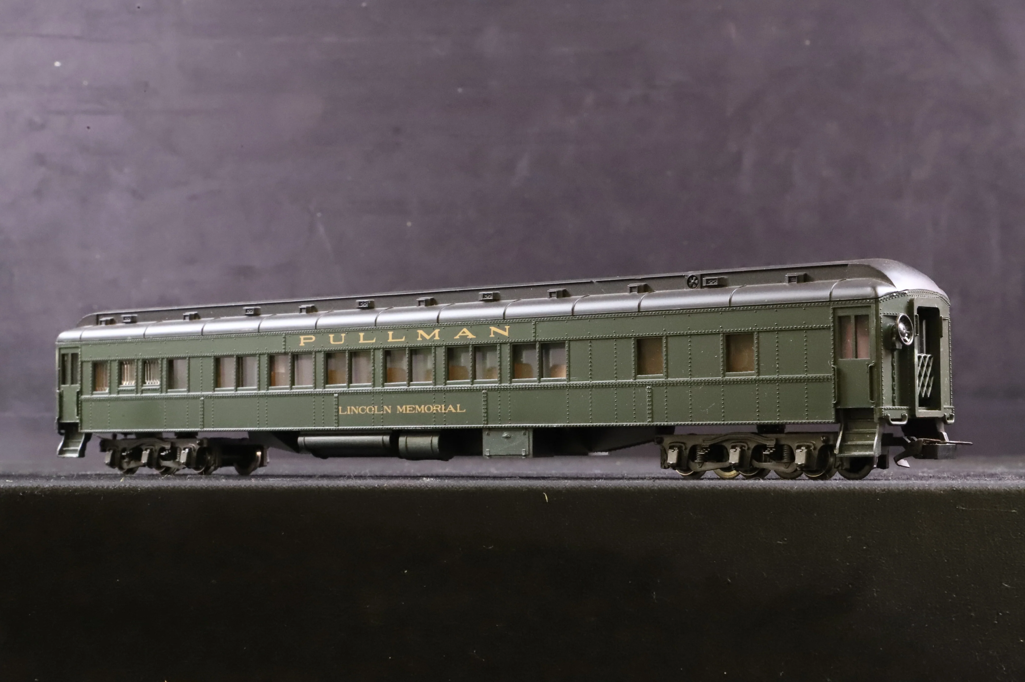Rivarossi HO Pair of Pullmans, Inc, 2692 The Capitol Limited 'Capitol Home' & 2693 Lincoln Memorial - Image 2