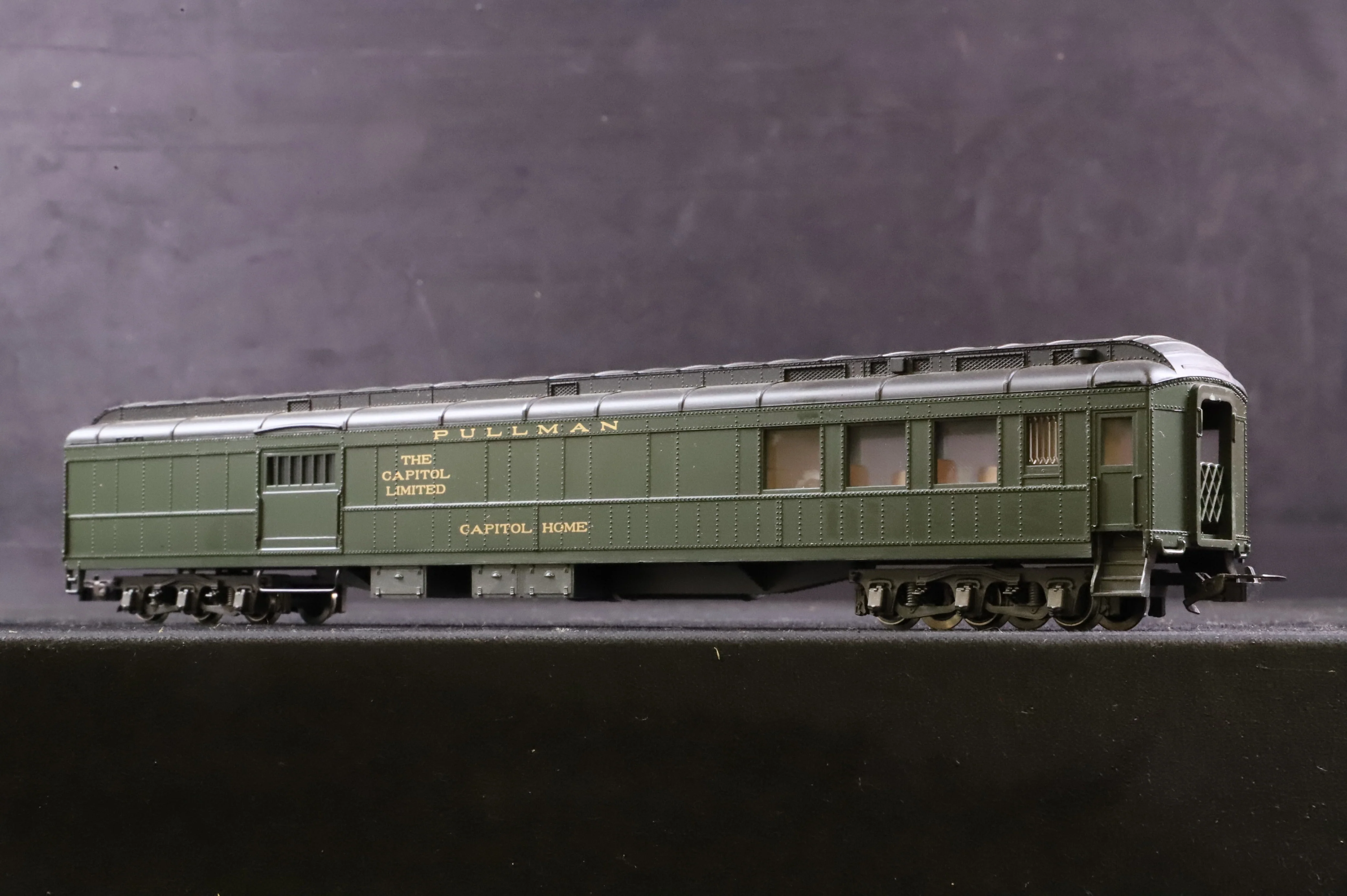 Rivarossi HO Pair of Pullmans, Inc, 2692 The Capitol Limited 'Capitol Home' & 2693 Lincoln Memorial - Image 6
