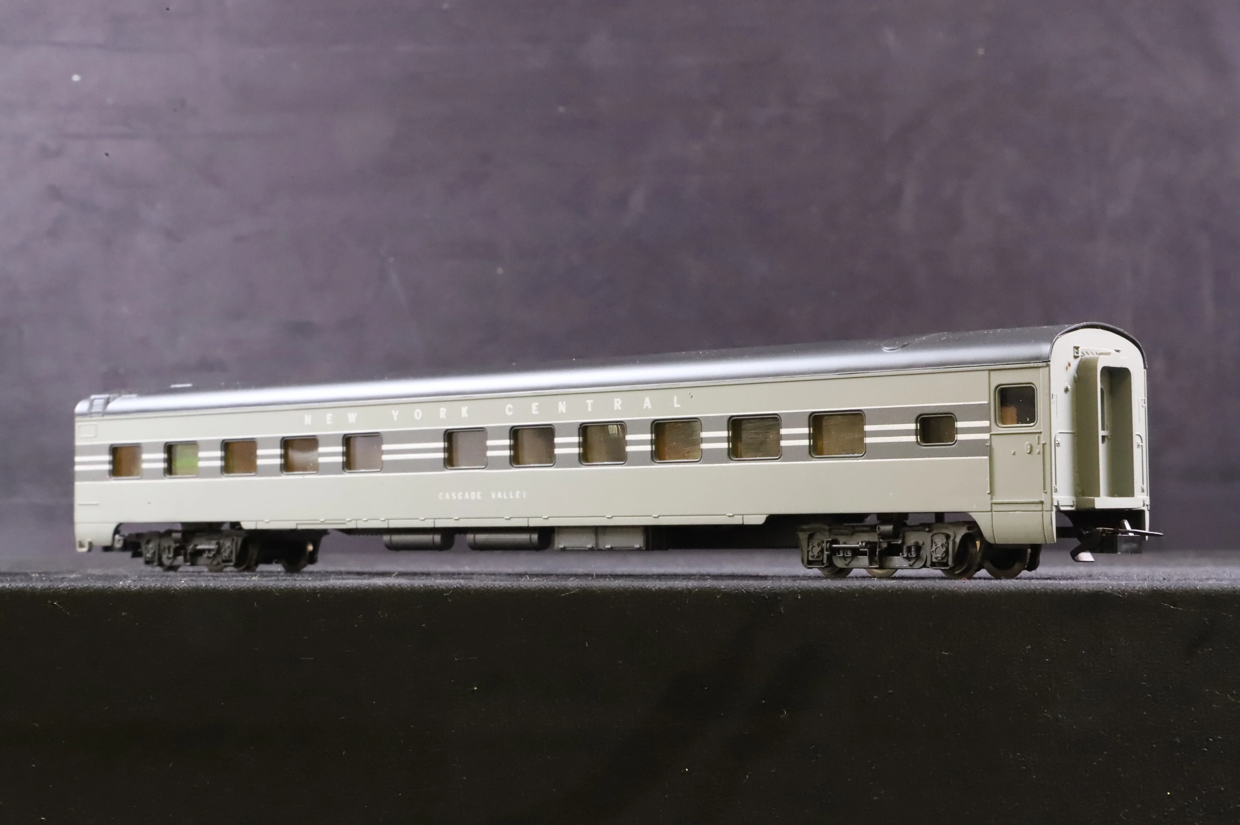 Rivarossi HO Rake Of 4 New York Central Coaches Inc. 2709x2, 2712 & 2707 - Image 11