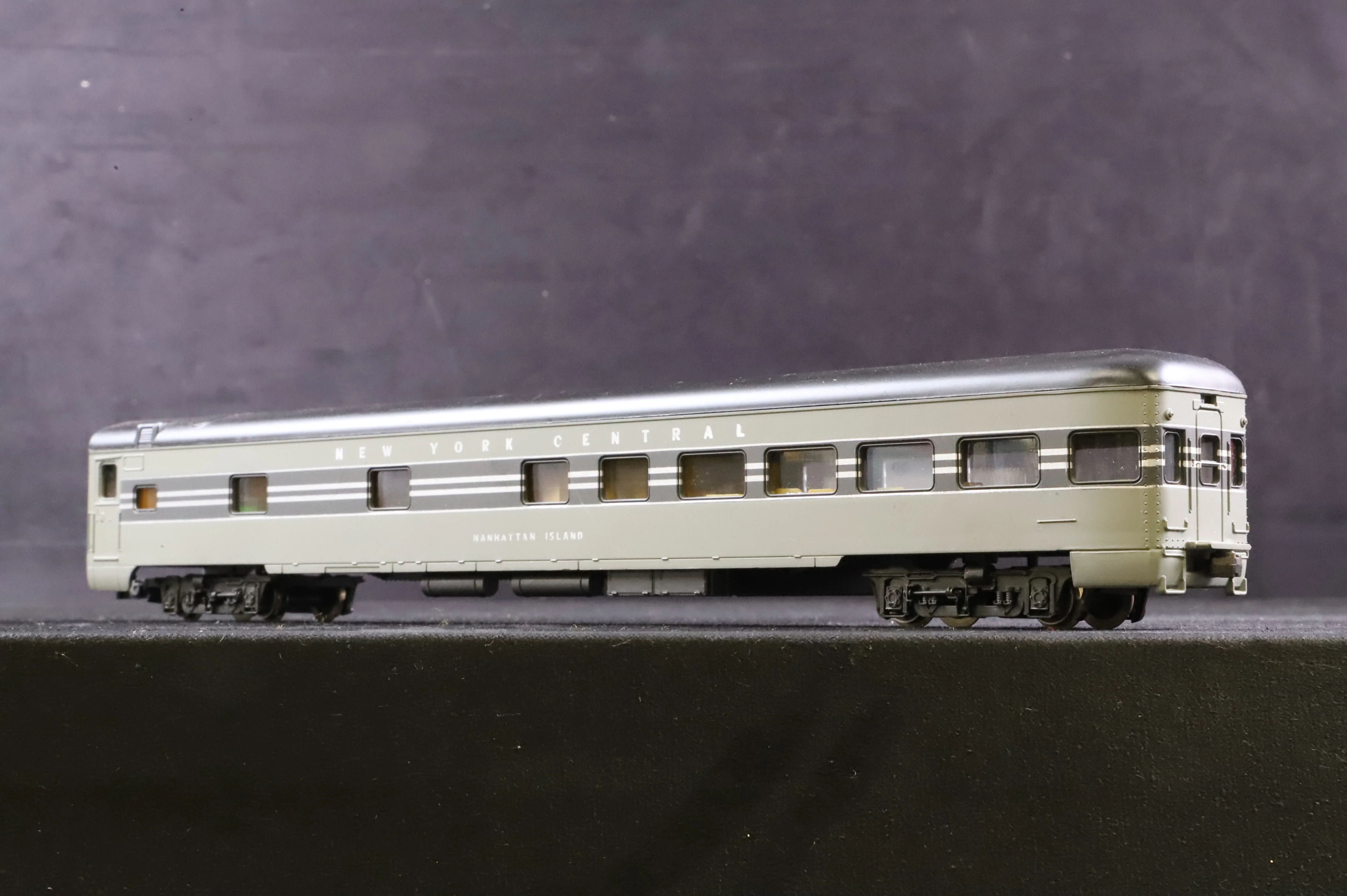 Rivarossi HO Rake Of 4 New York Central Coaches Inc. 2709x2, 2712 & 2707 - Image 2