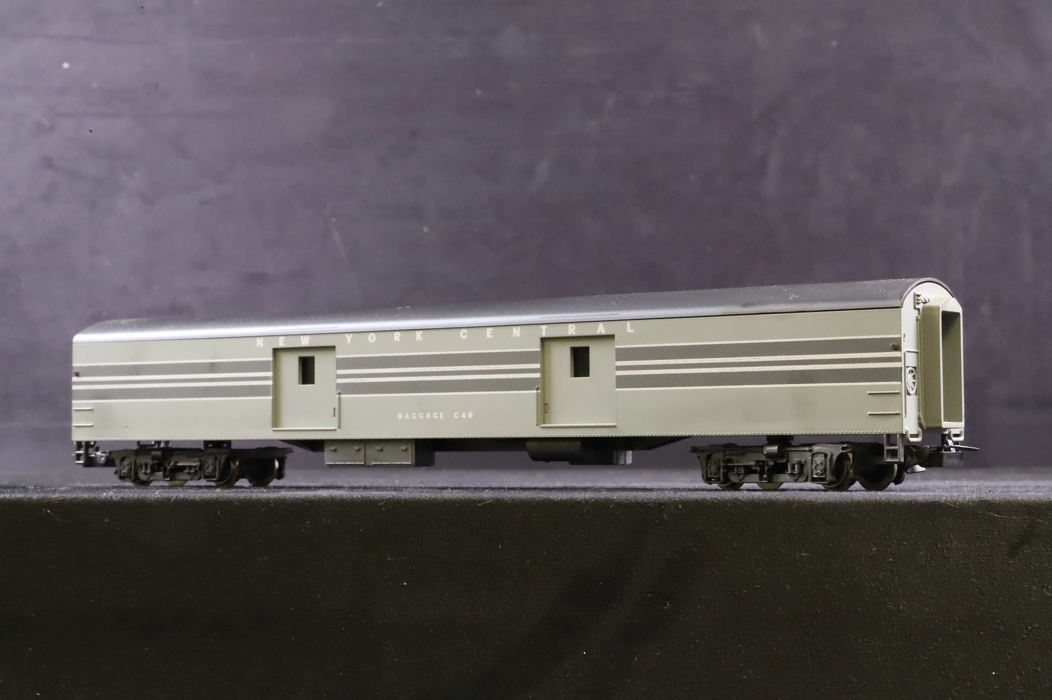 Rivarossi HO Rake Of 4 New York Central Coaches Inc. 2709x2, 2712 & 2707 - Image 6