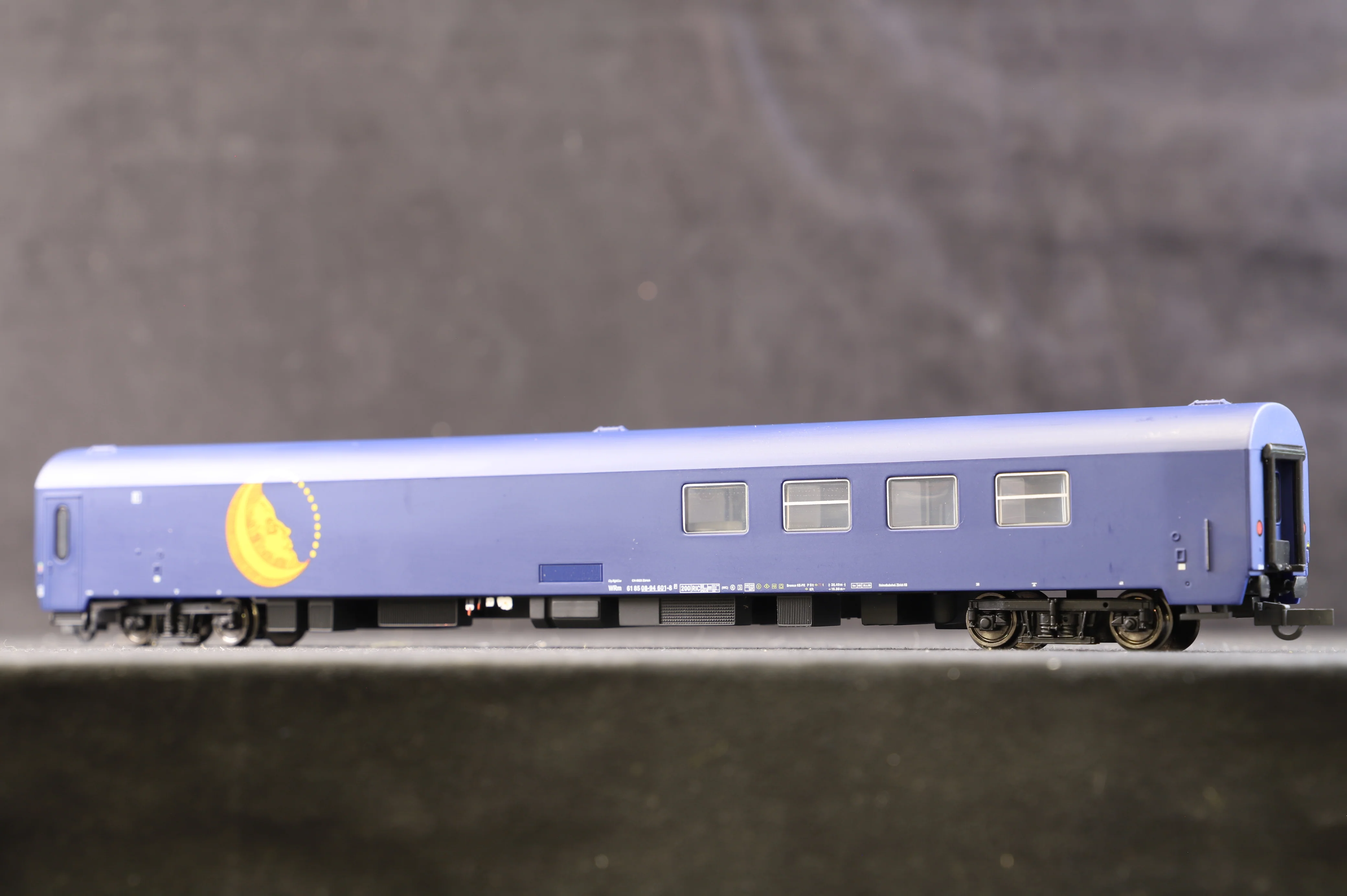 Roco/LS Models HO CityNightLine Sleeper Train - Image 12
