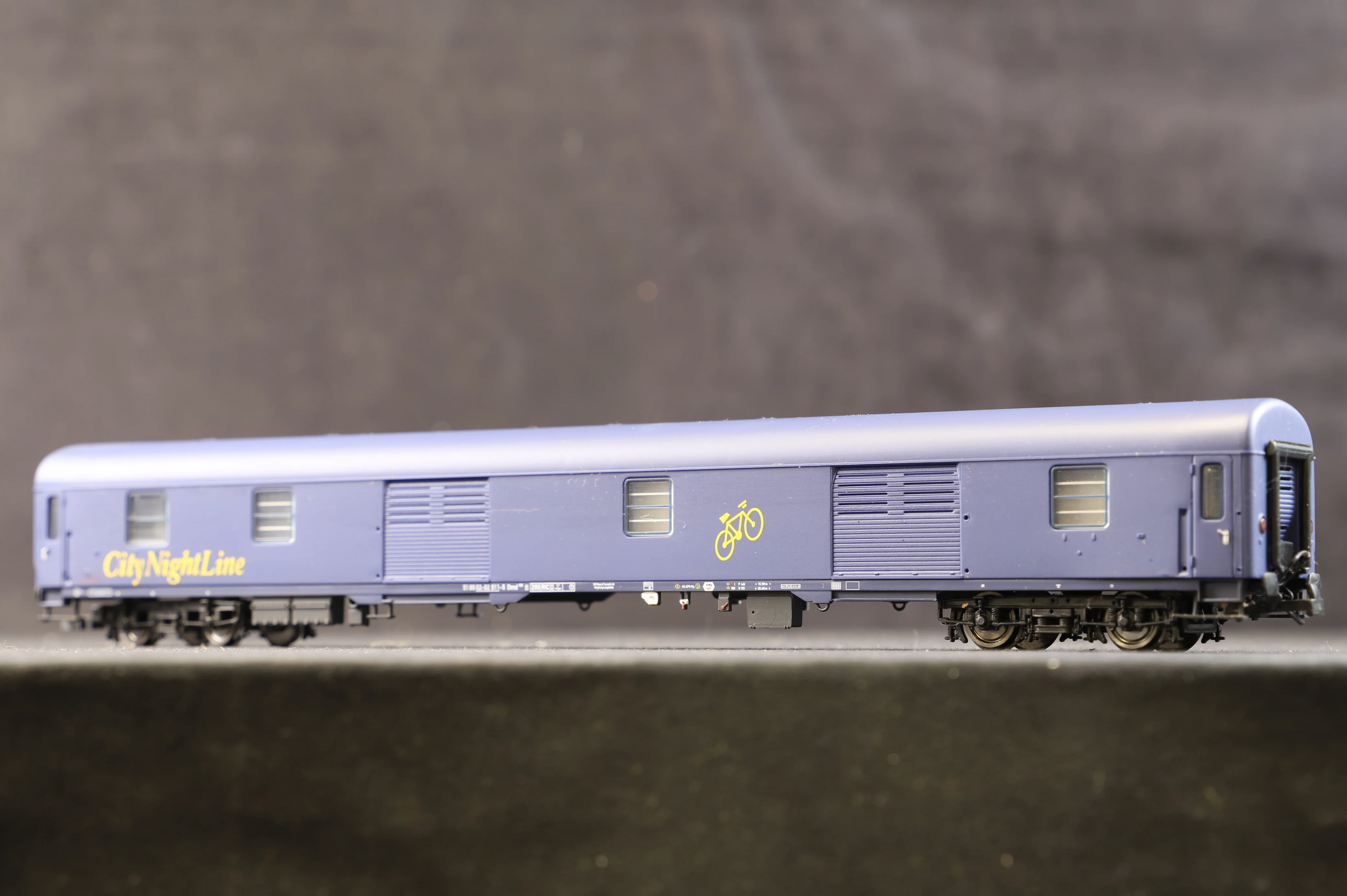 Roco/LS Models HO CityNightLine Sleeper Train - Image 16