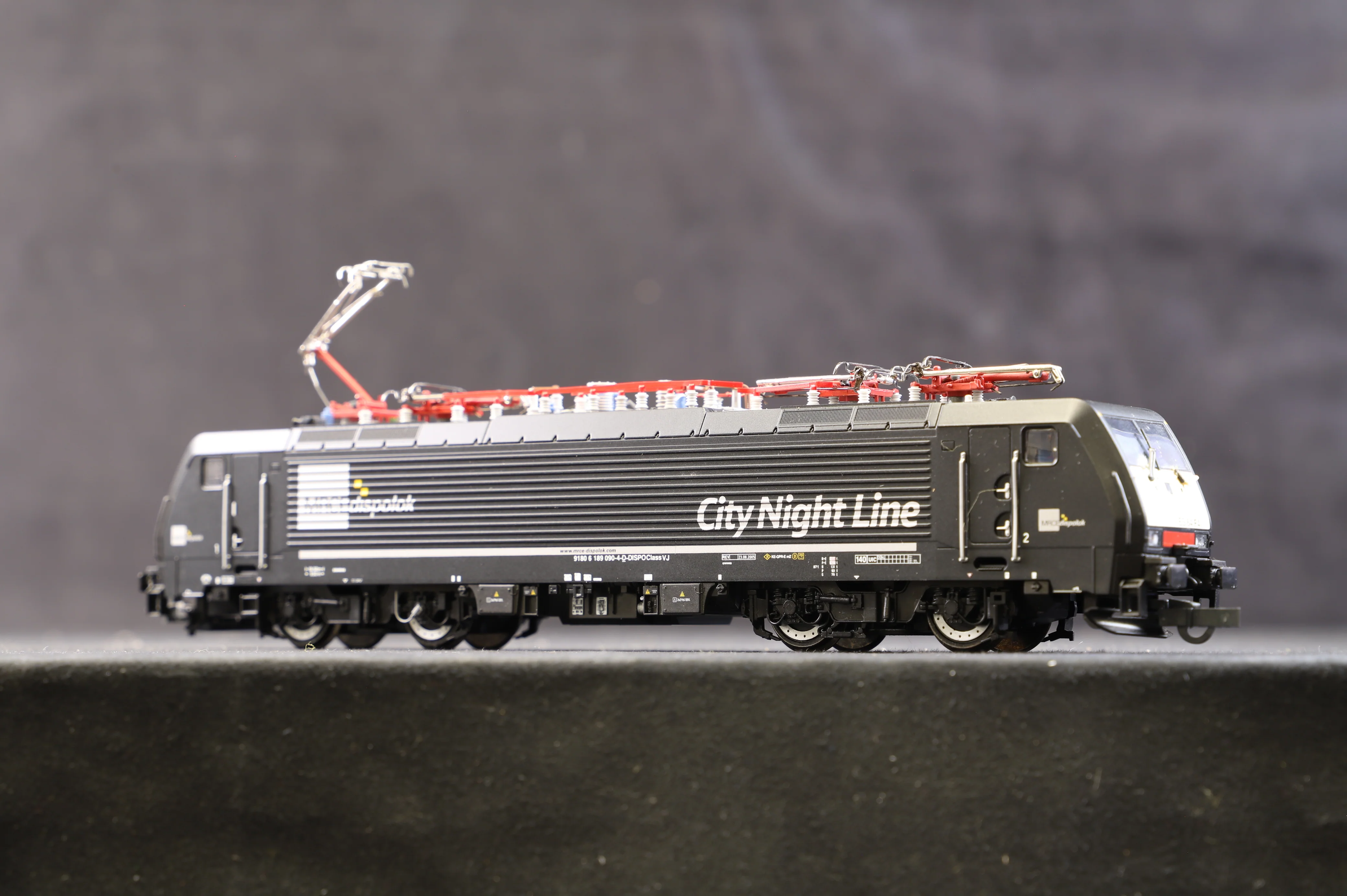 Roco/LS Models HO CityNightLine Sleeper Train - Image 2