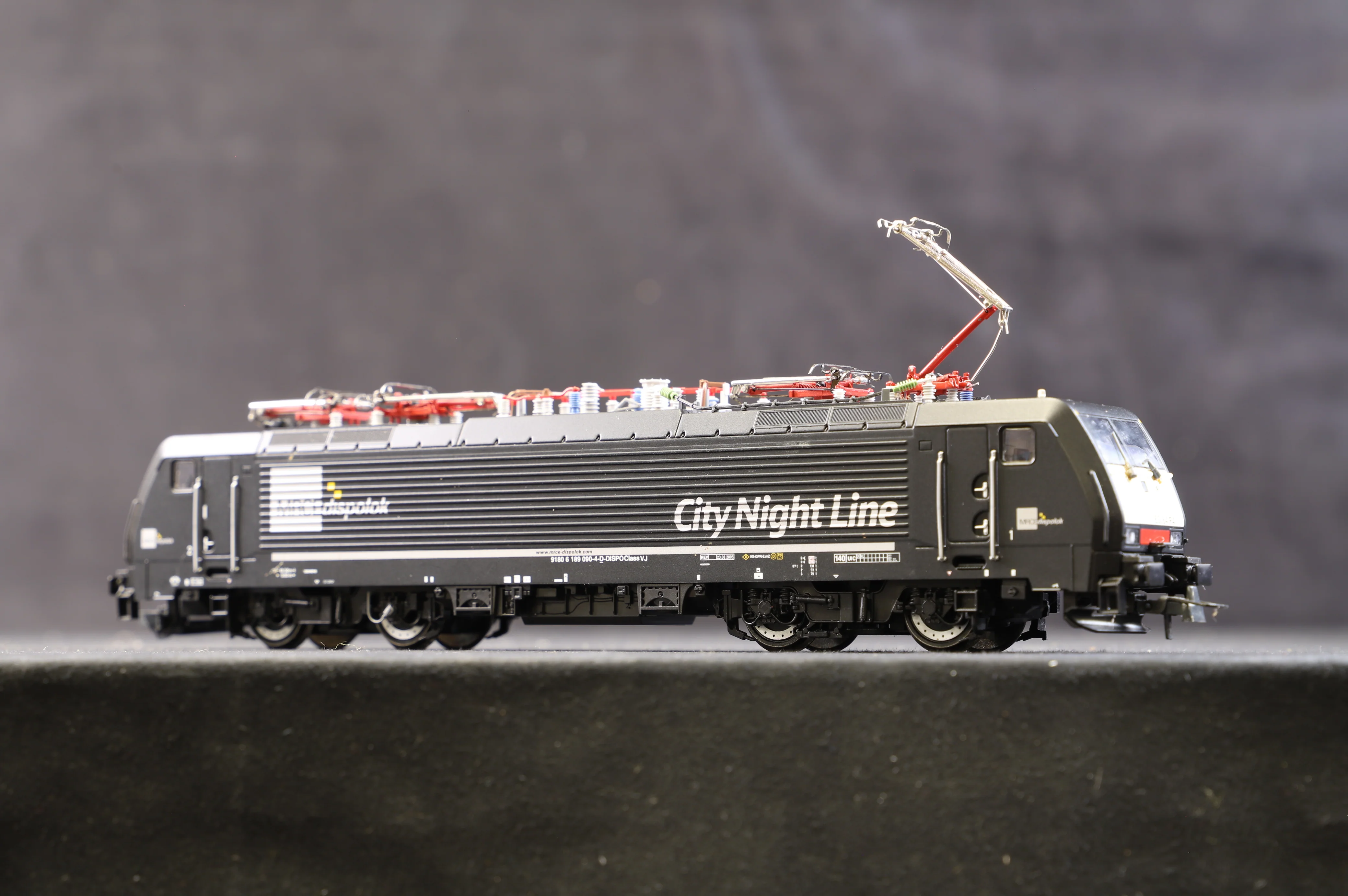Roco/LS Models HO CityNightLine Sleeper Train - Image 3