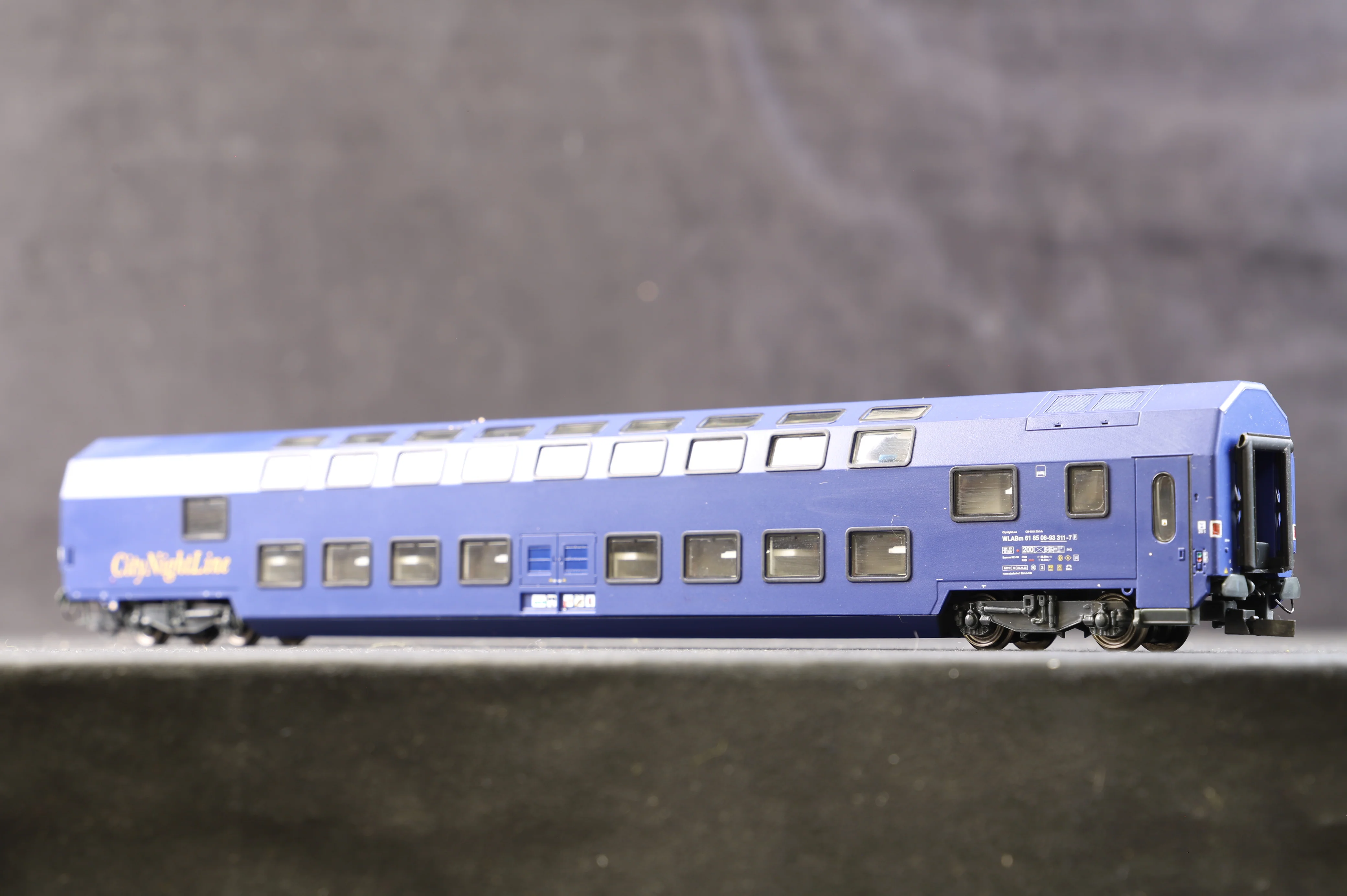 Roco/LS Models HO CityNightLine Sleeper Train - Image 7