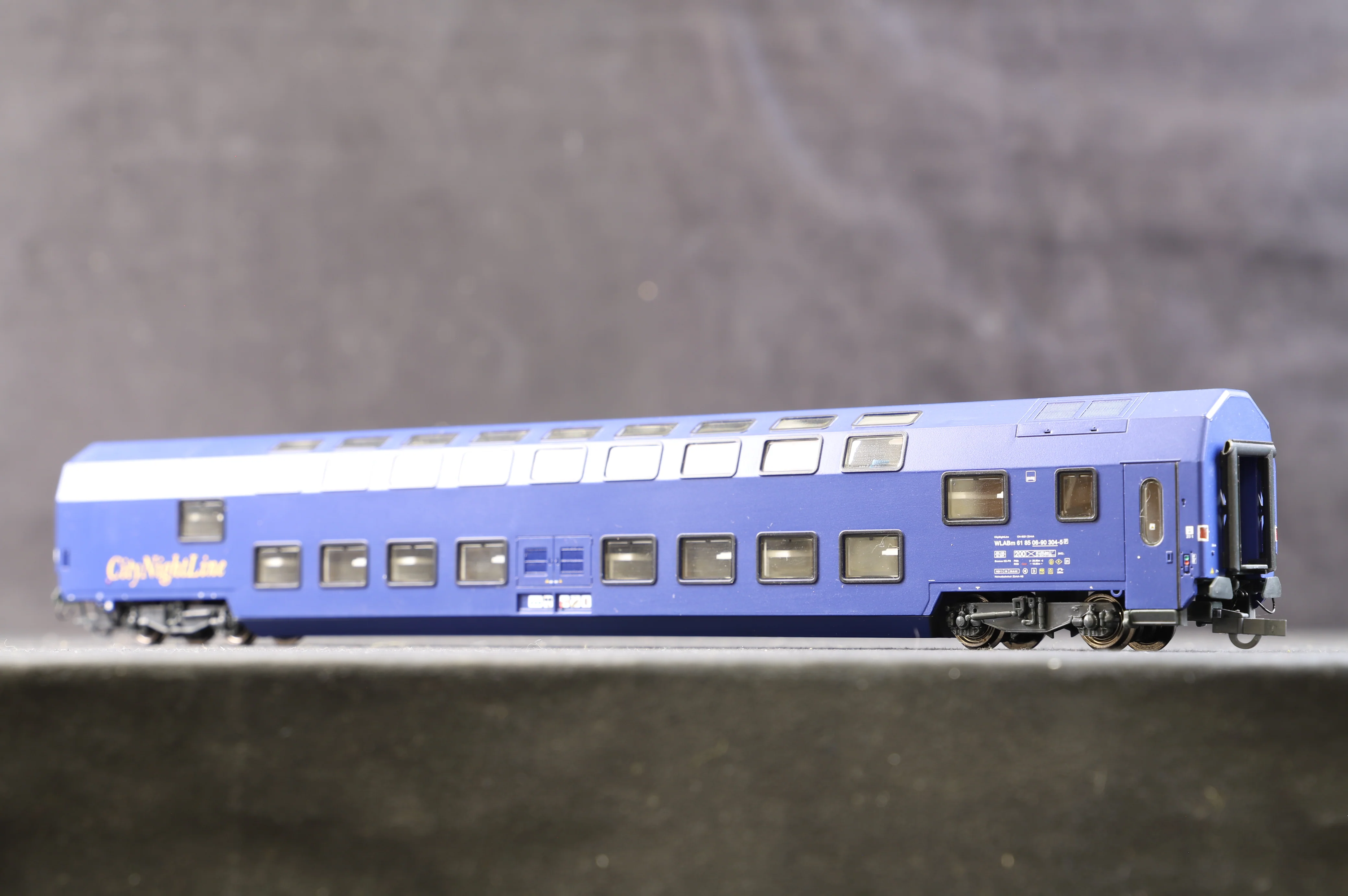 Roco/LS Models HO CityNightLine Sleeper Train - Image 8