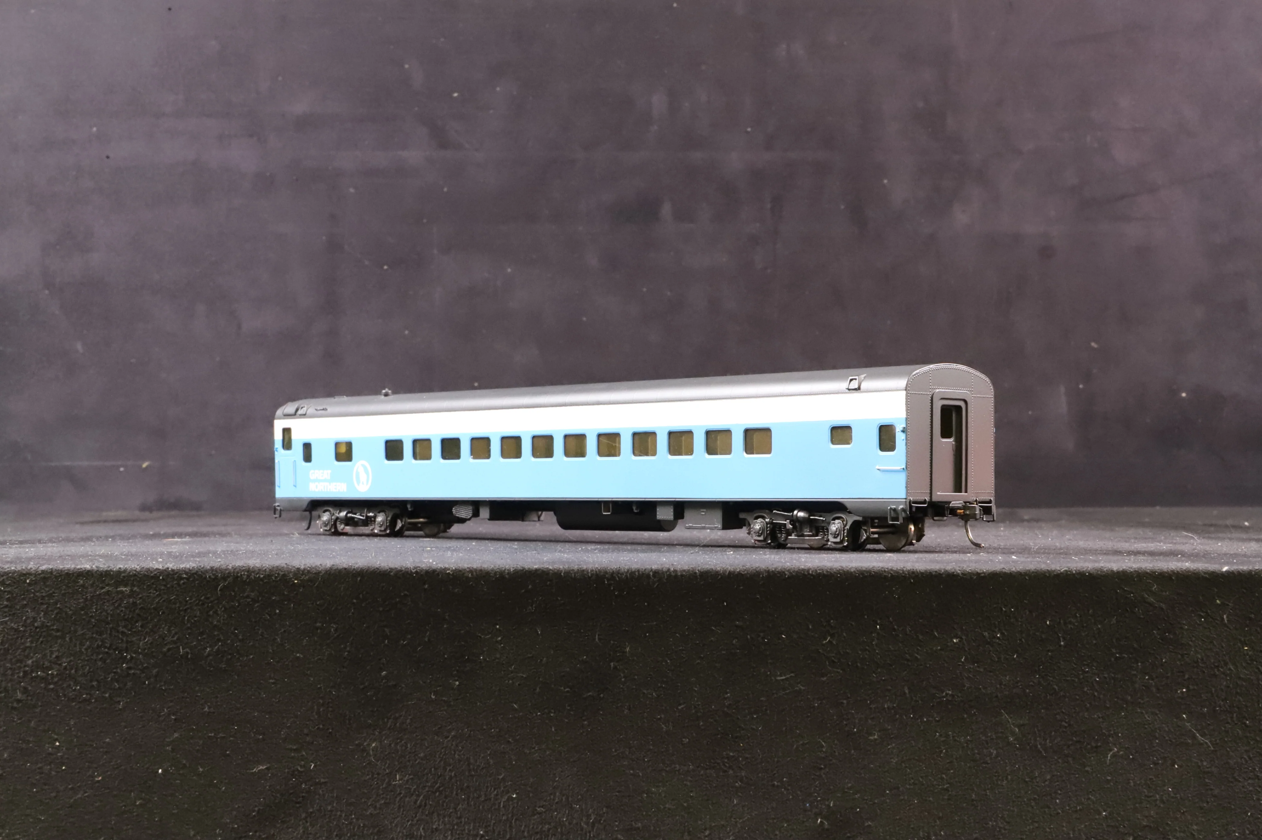 Shoreham Shops Limited and Oriental Limited HO Rake of 7 Great Northern (USA) Coaches - GN02, 03, 04, 05M, 06 and 01005, 01007 - Image 16