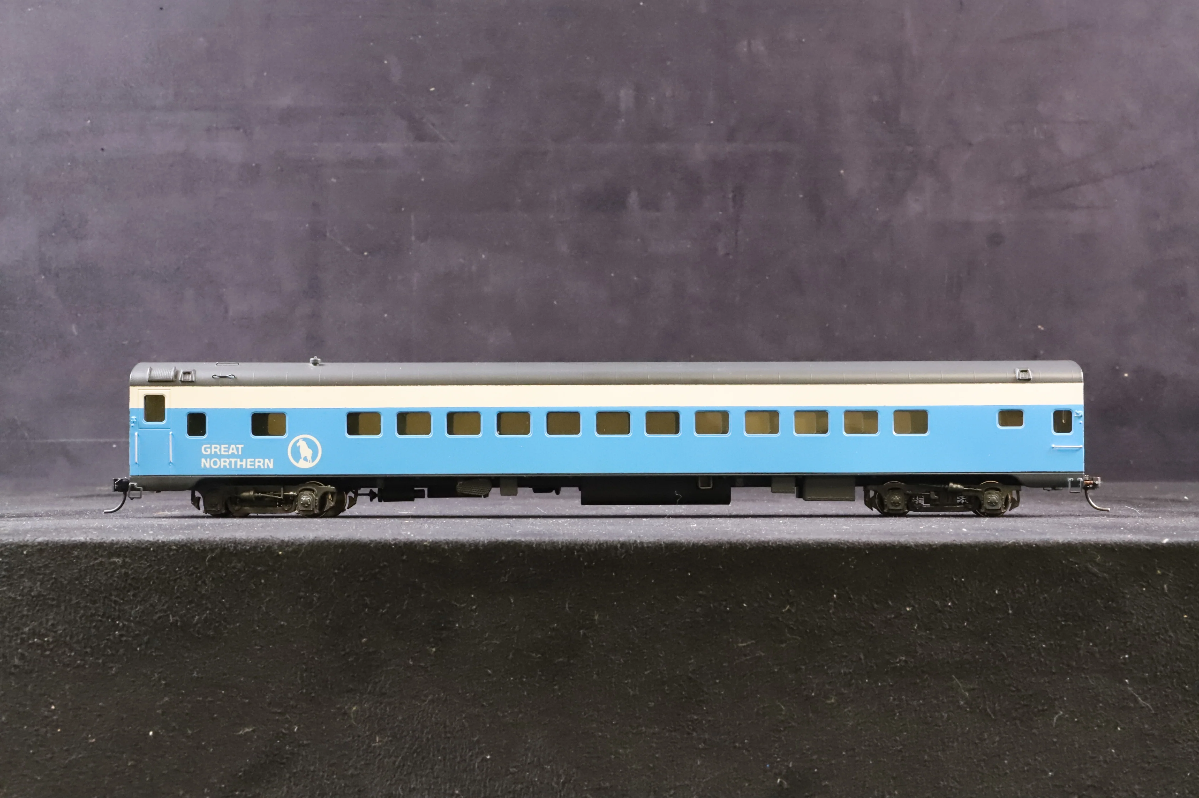 Shoreham Shops Limited and Oriental Limited HO Rake of 7 Great Northern (USA) Coaches - GN02, 03, 04, 05M, 06 and 01005, 01007 - Image 17