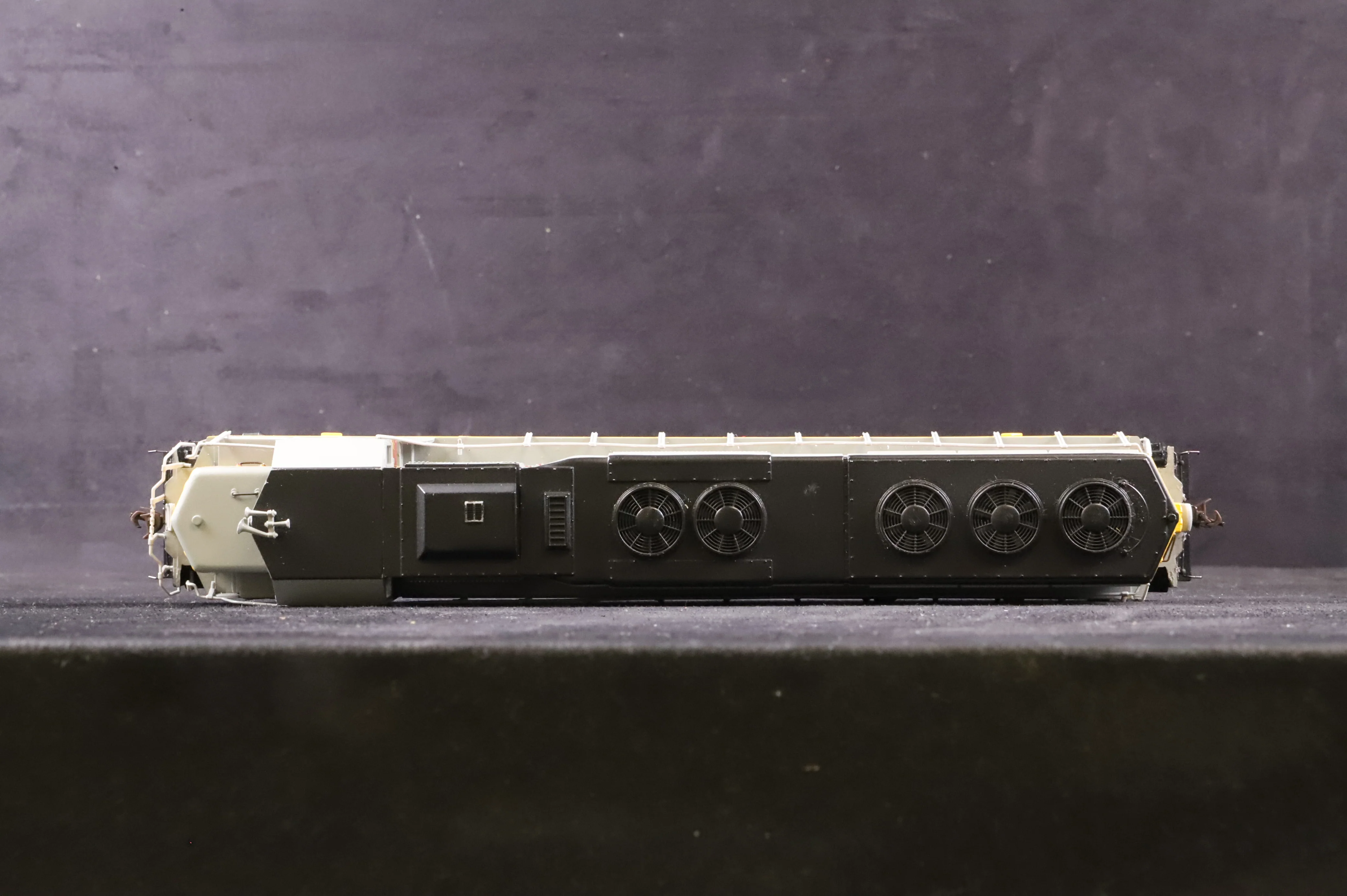 Spectrum/Bachmann HO 11622 EMD SD45 No.3611 in Erie Lackawanna Livery - Image 3