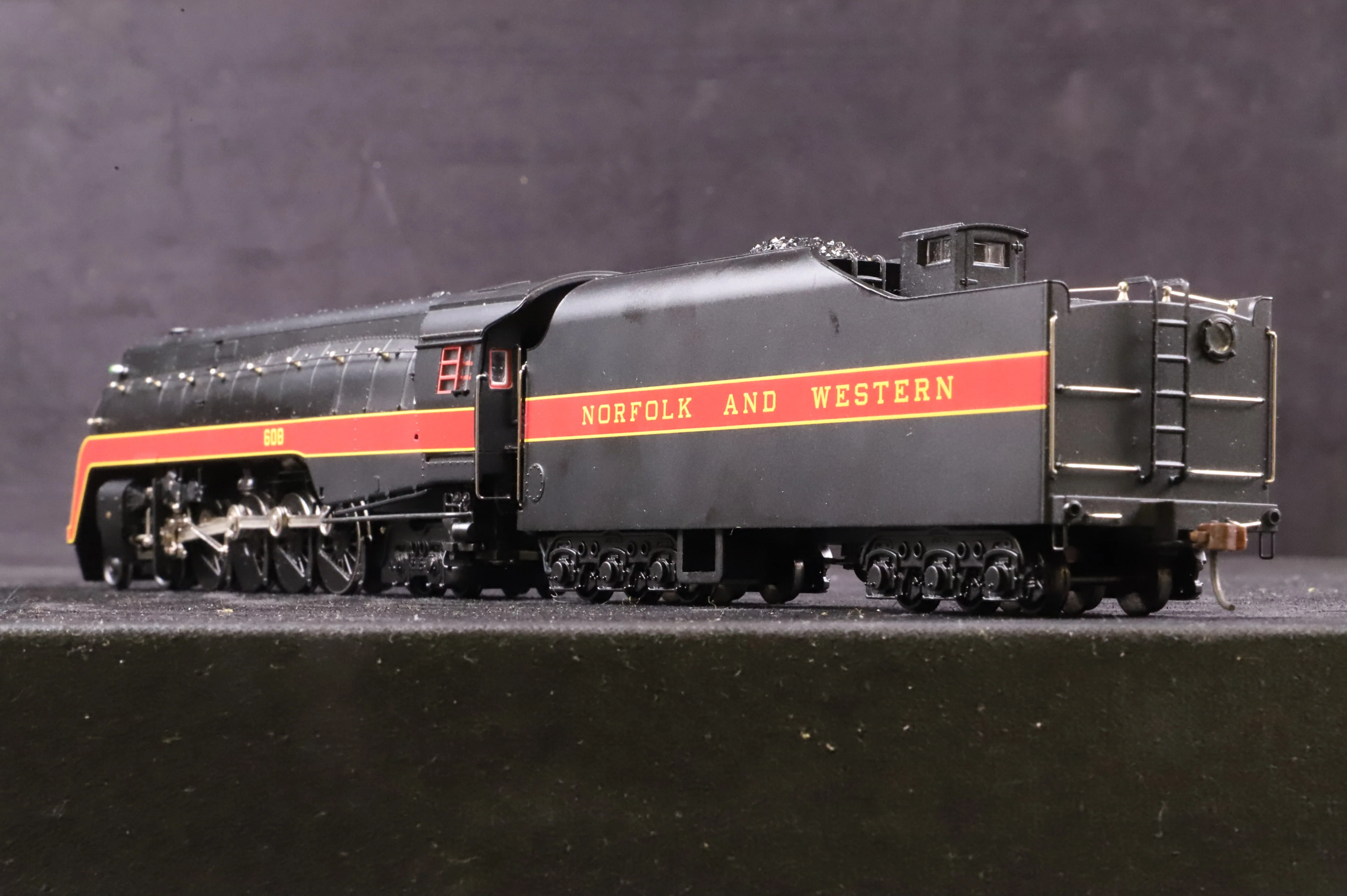Spectrum HO 82105 '608' Norfolk & Western Class J Freight w/Dog House - Image 2