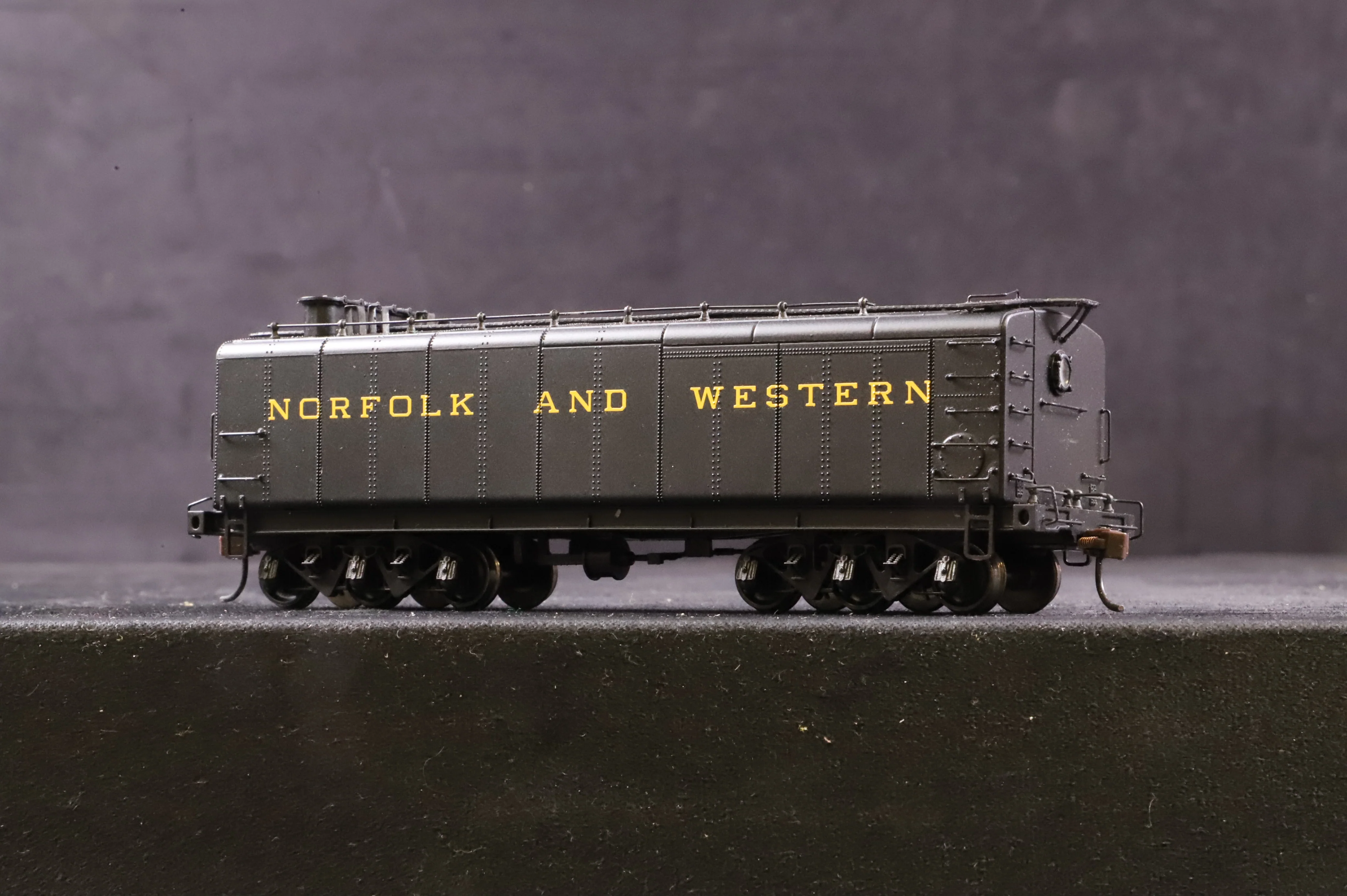Spectrum HO 82105 '608' Norfolk & Western Class J Freight w/Dog House - Image 9