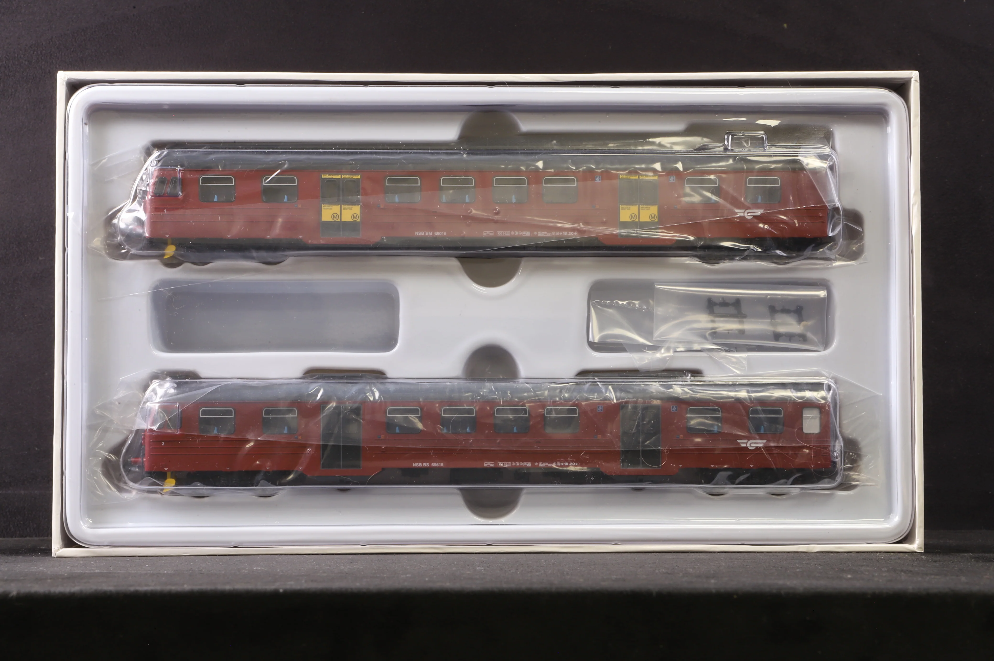 Topline Models HO 84.202DC NSB BM69a 69015/BS 69615 in Red/Black Livery V2 - Image 2