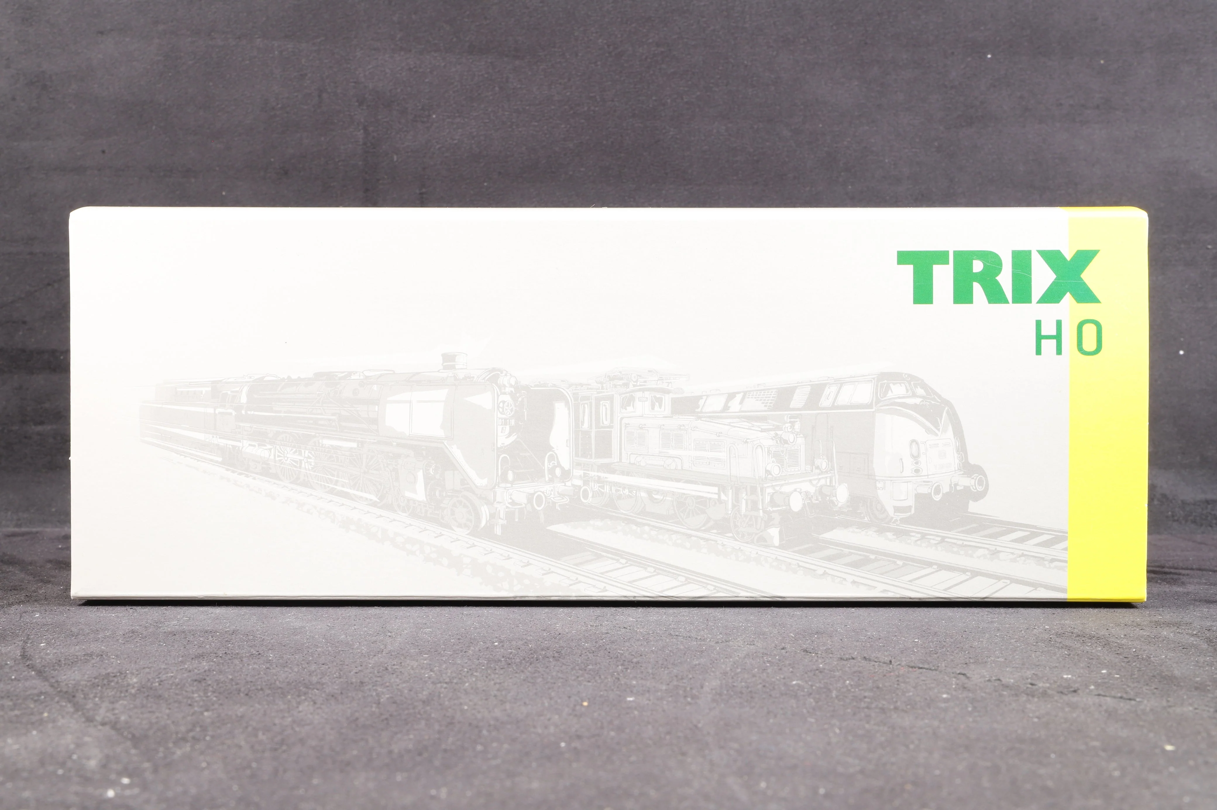 Trix HO 22413 Class Re 460 Electric Loco, DCC Sound - Image 3