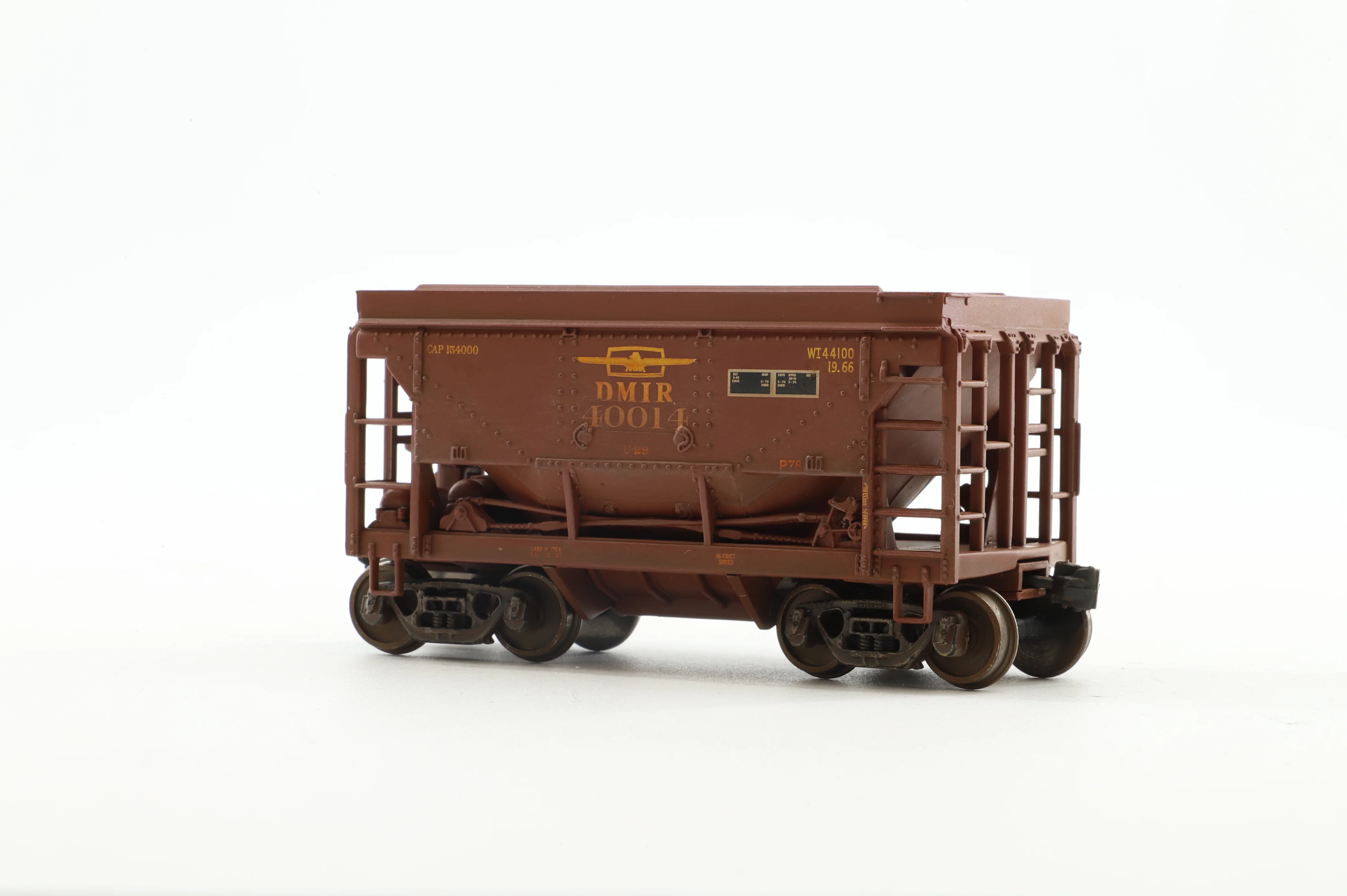 Walthers HO 910-58054 4-Pack of 24' MN Taconite Ore Cars in DMIR T-Bird Livery - Pro-Weathered & Renumbered - Image 2