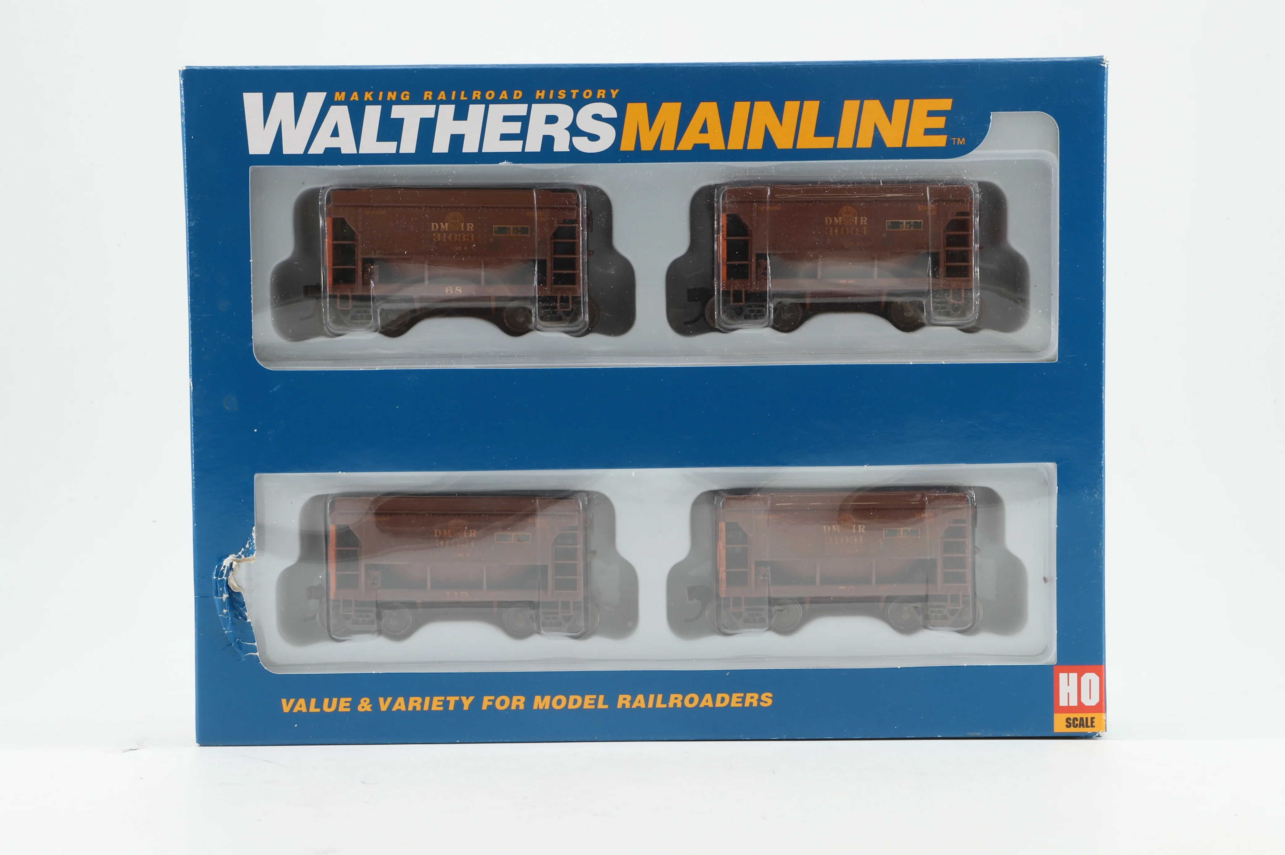 Walthers HO 910-58059 4-Pack of 24' MN Taconite Ore Cars in DMIR Livery - Pro-Weathered & Renumbered