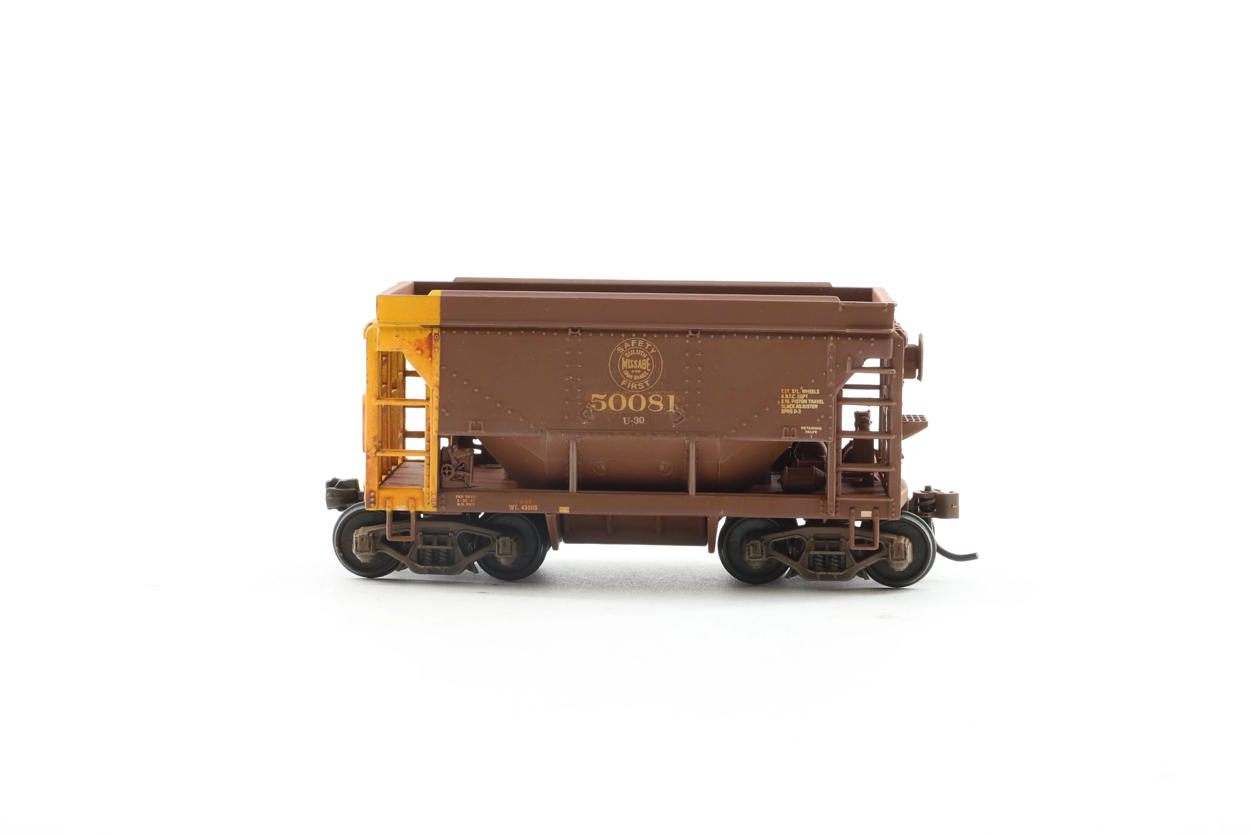 Walthers HO 932-4555 12-Pack of Taconite Ore Cars in DMIR Brown/Yellow - Pro-Customised/Weathered - Image 2