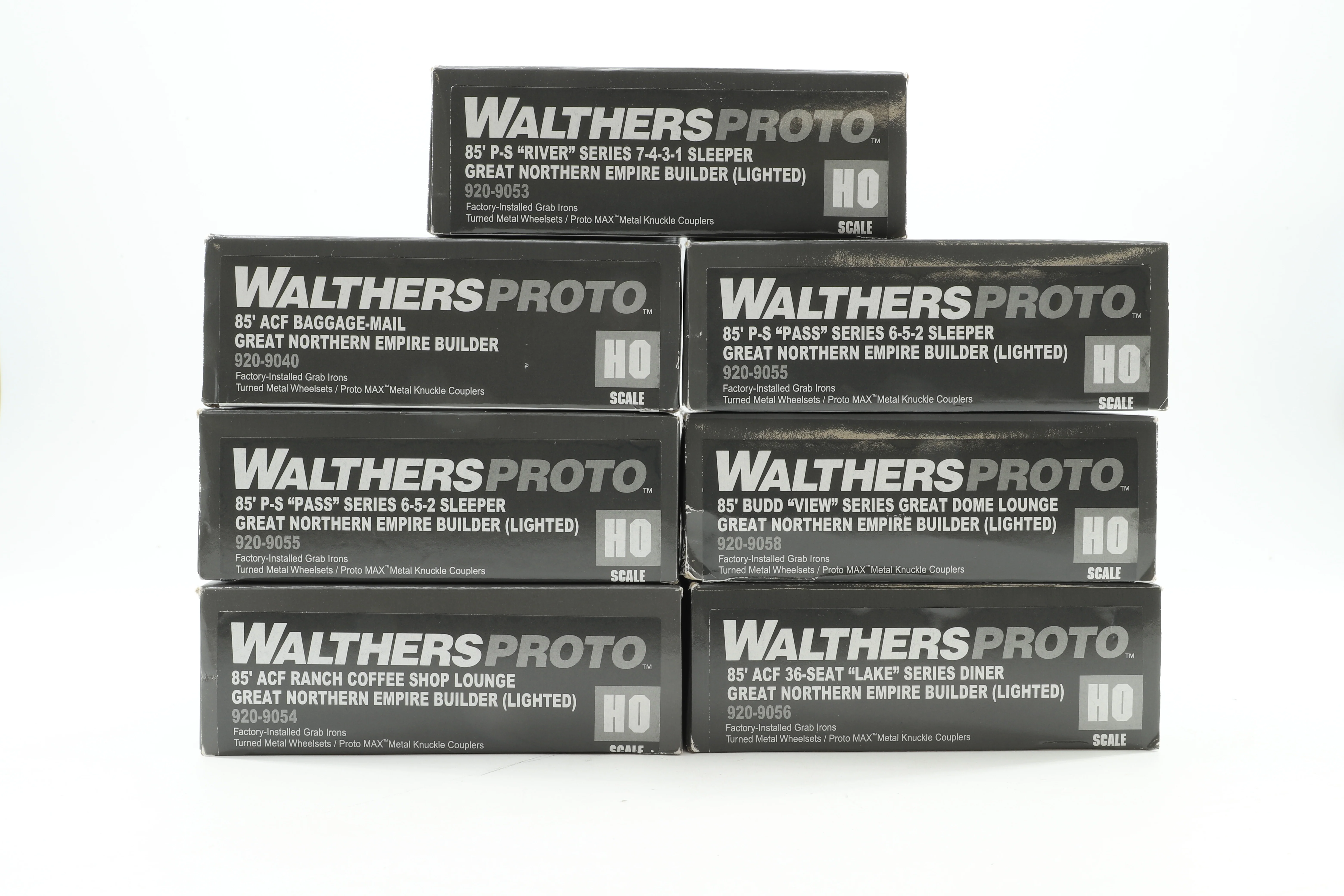 Walthers Proto HO Rake of 14 85' Great Northern Empire Builder (Lighted) Coaches, Inc. 920-9040, 9053, 9054, 9056, 9058 & 2 x 9055 - Image 4