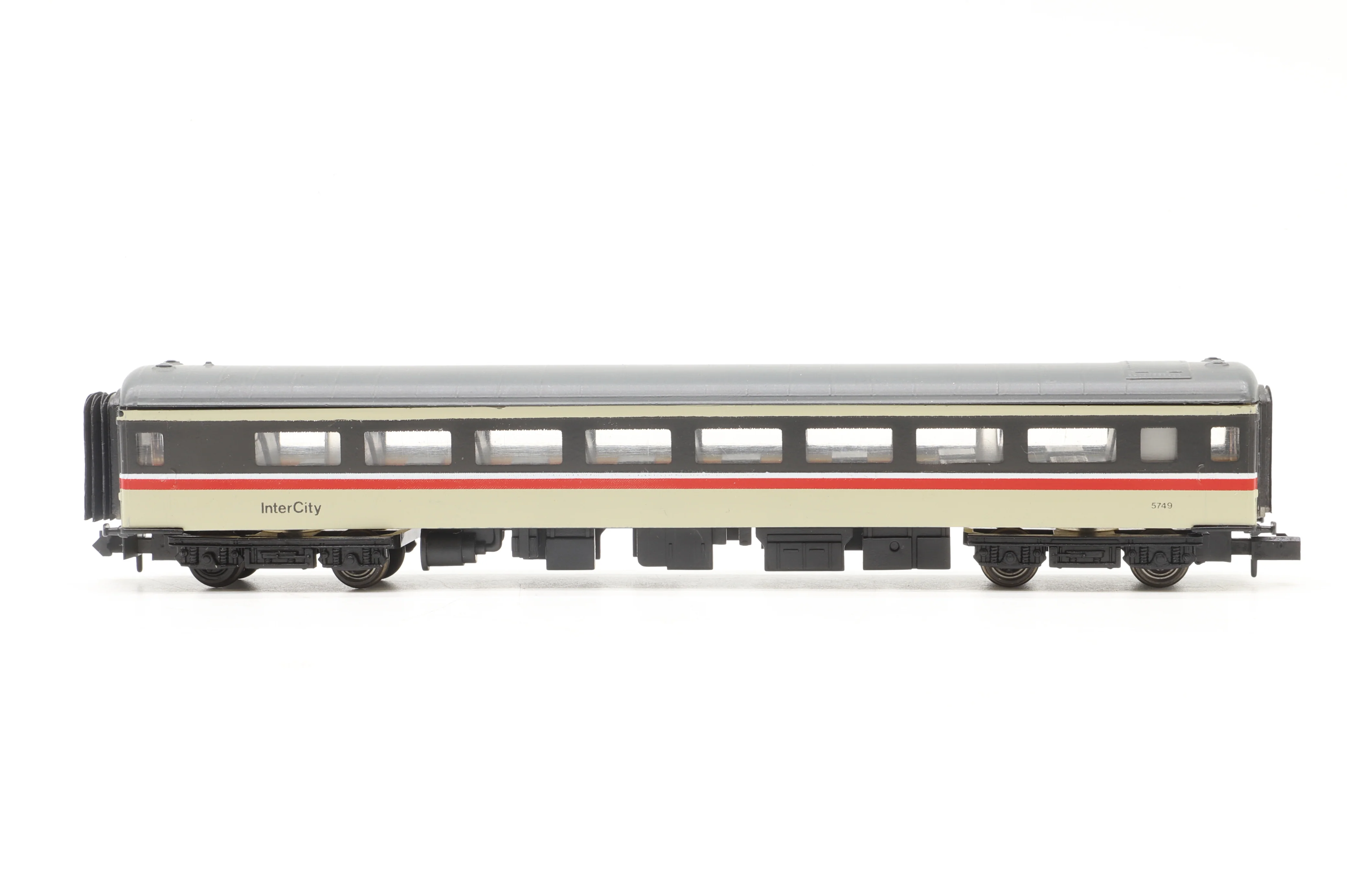 WORKSHOP Graham Farish N Rake of 3x Mk2s & 1x Mk1 BG in BR Intercity Executive Livery - Image 2
