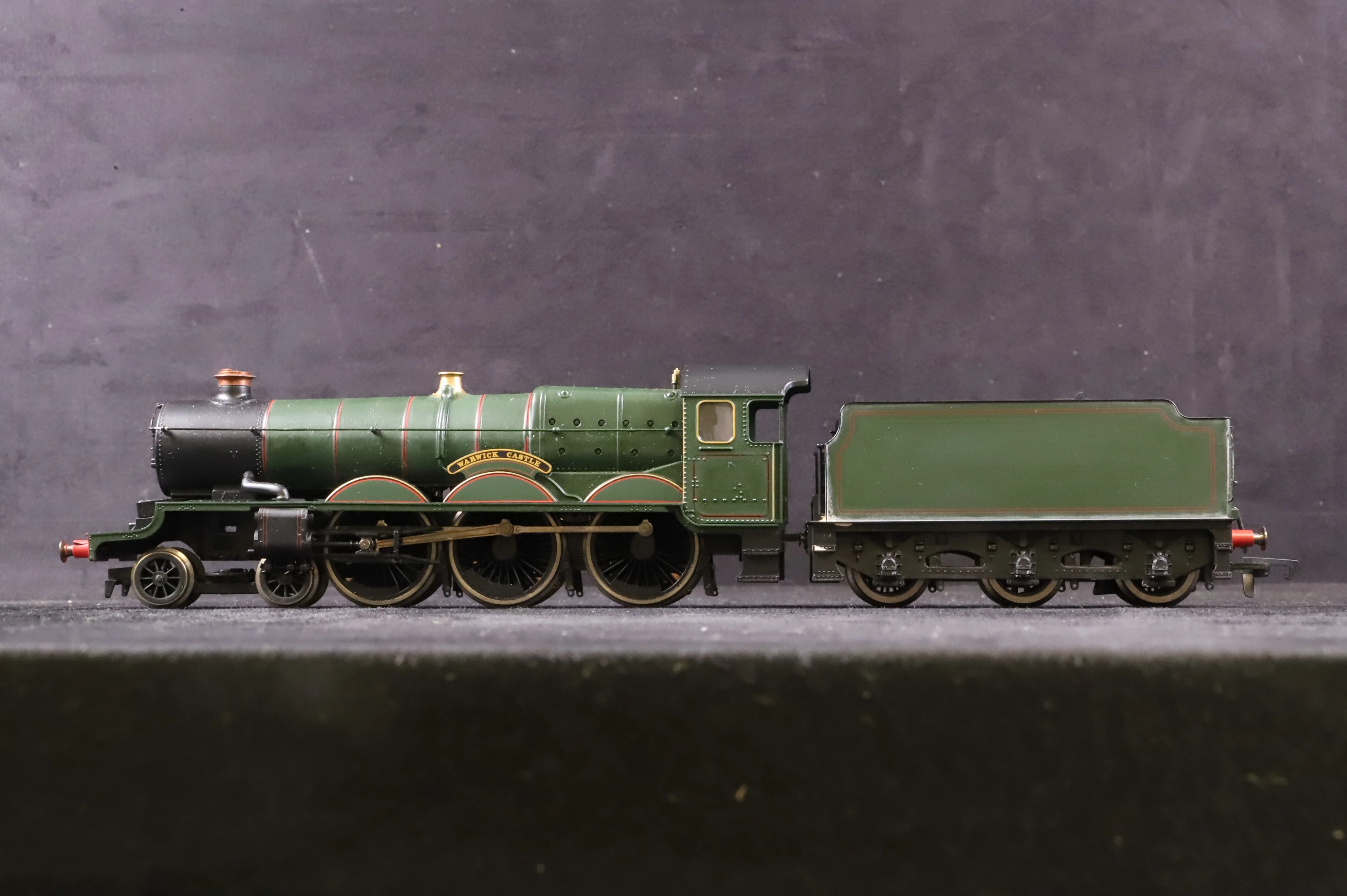 WORKSHOP Hornby OO Castle Class '4081' 'Warwick Castle' BR Green Repainted - Image 3