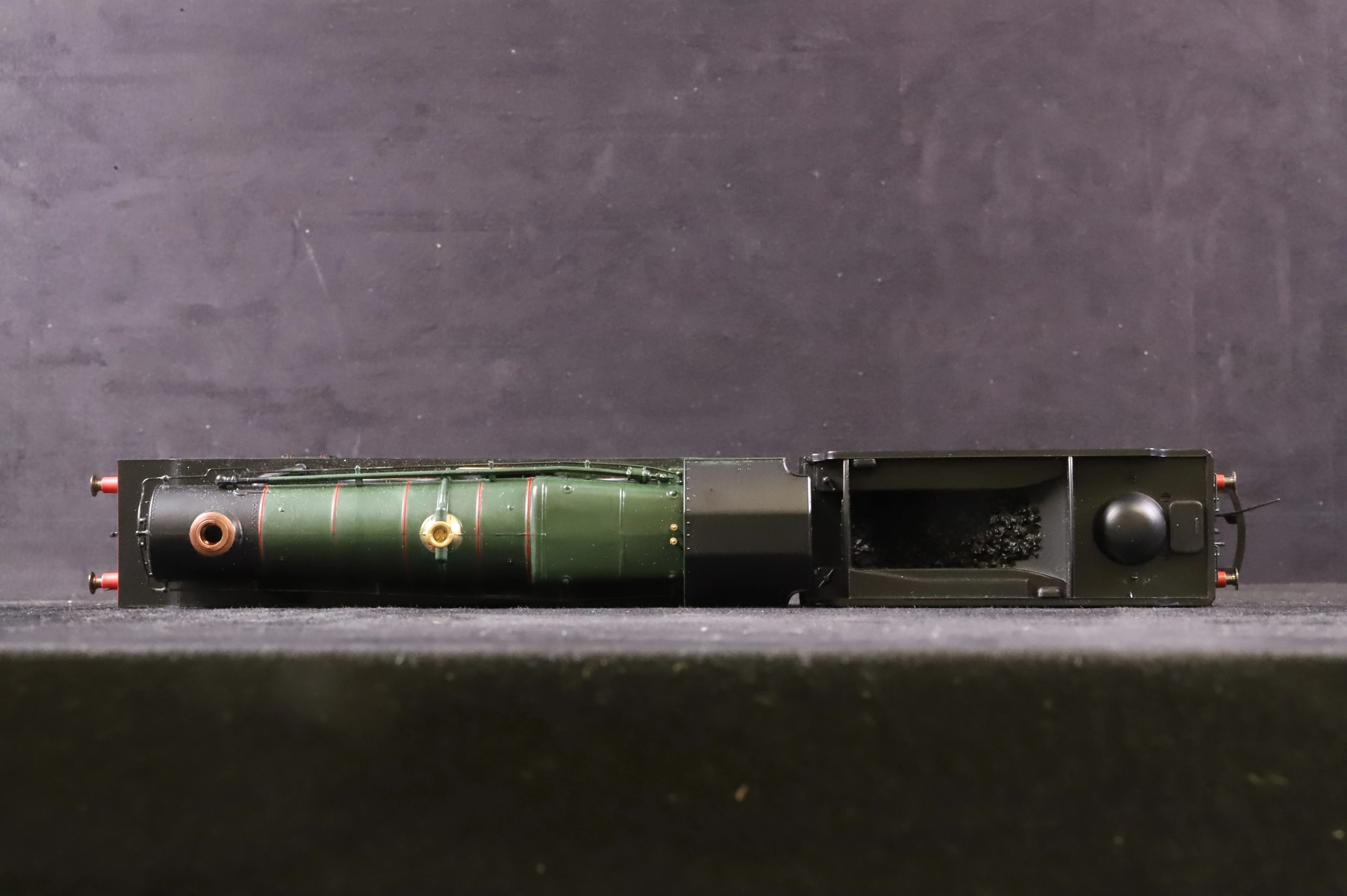 WORKSHOP Hornby OO Castle Class '4081' 'Warwick Castle' BR Green Repainted - Image 5