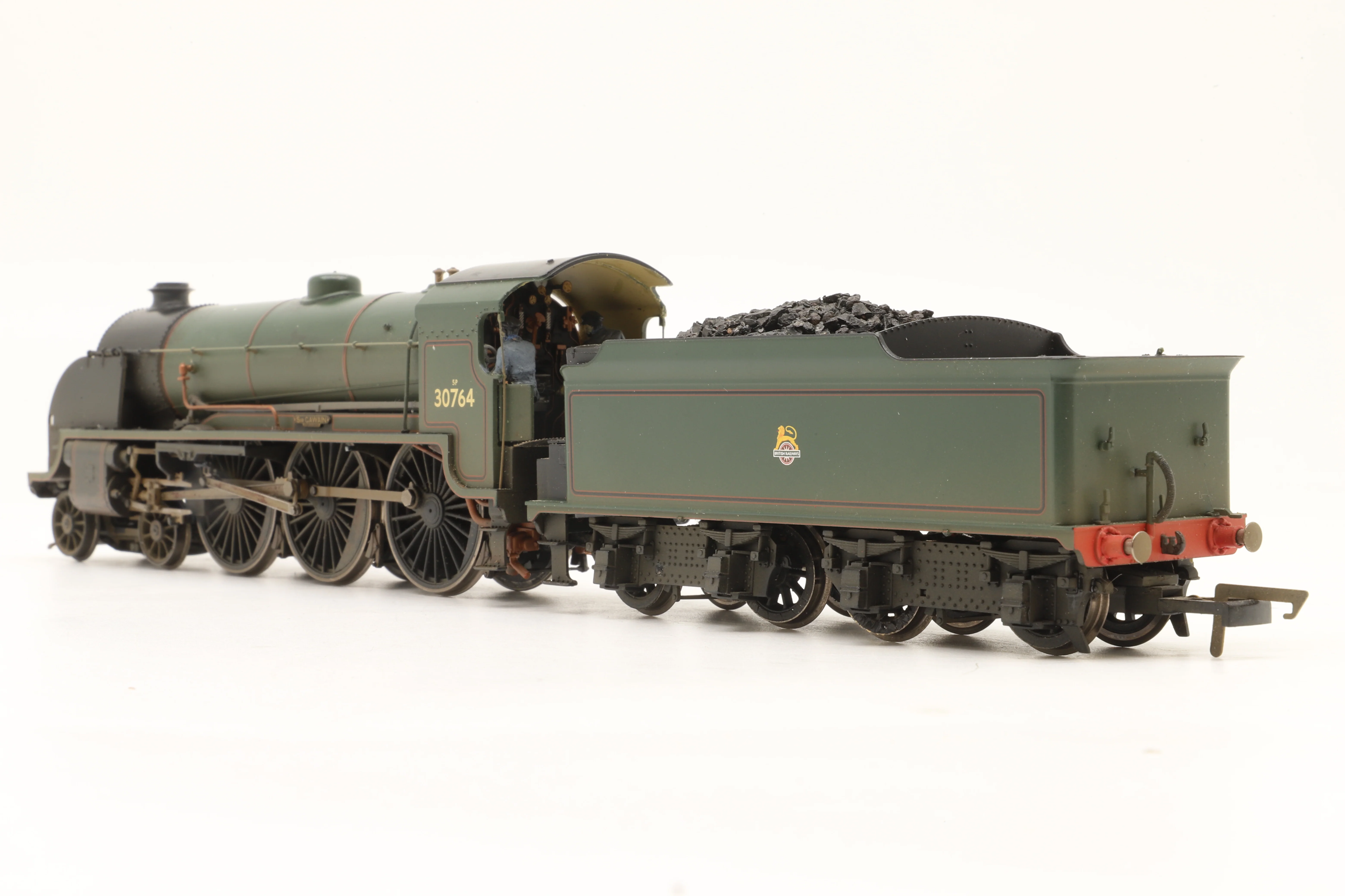 WORKSHOP Hornby OO R2581 Class N15 30764 'Sir Gawain' in Lined BR Green w/ Early Crests – DCC Sound & Weathered - Image 4