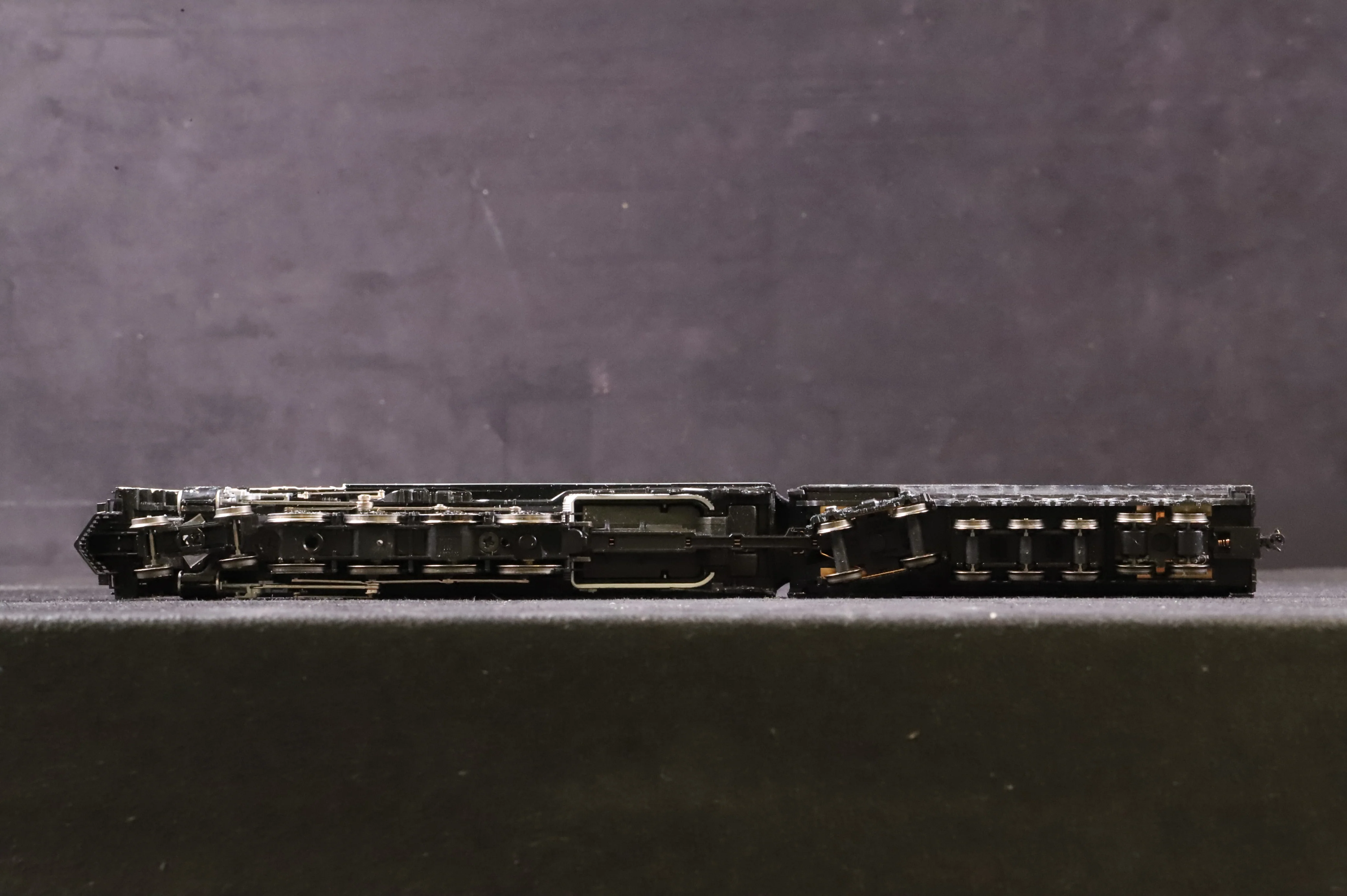 WORKSHOP Kato N Gauge 126-0401 FEF-3 Steam Loco No.844 in Union Pacific Black - Weathered - Image 4