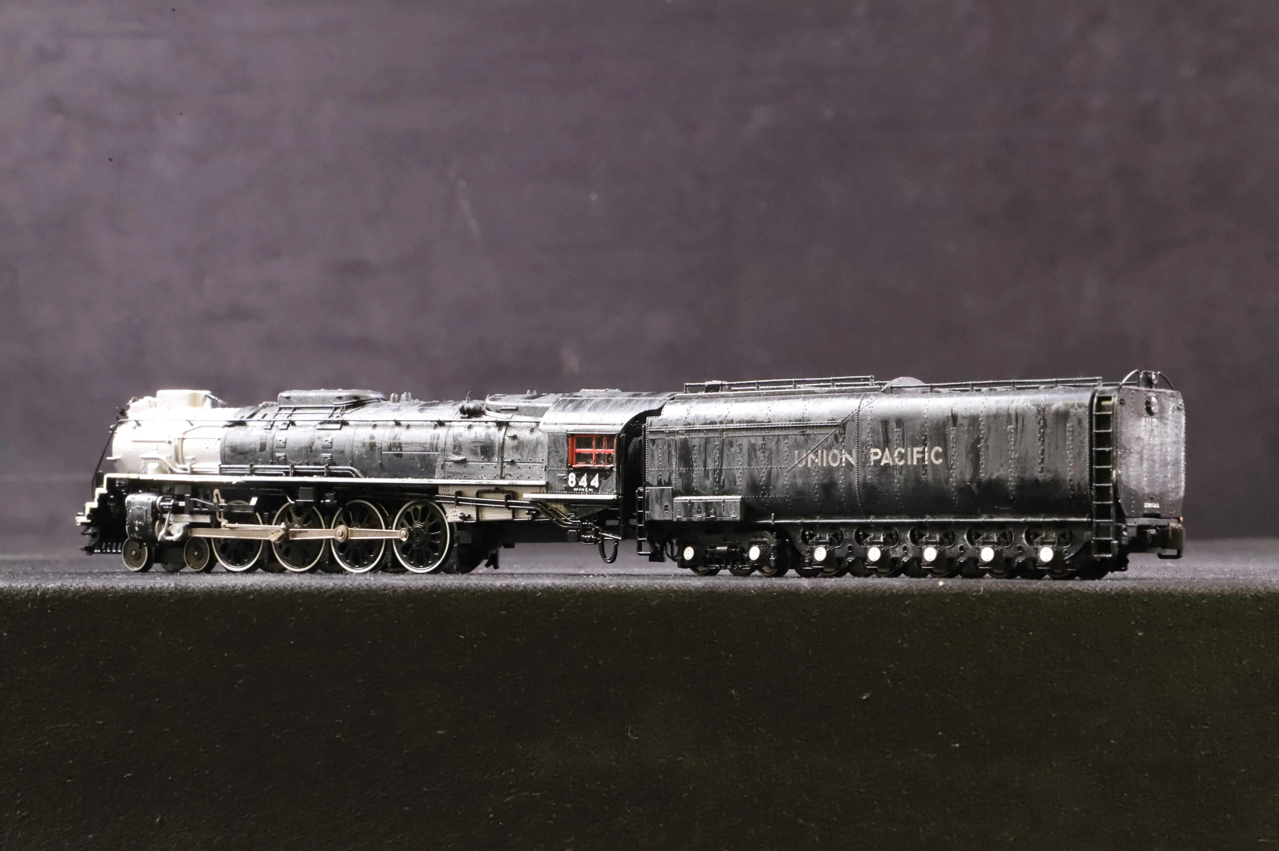 WORKSHOP Kato N Gauge 126-0401 FEF-3 Steam Loco No.844 in Union Pacific Black - Weathered - Image 5